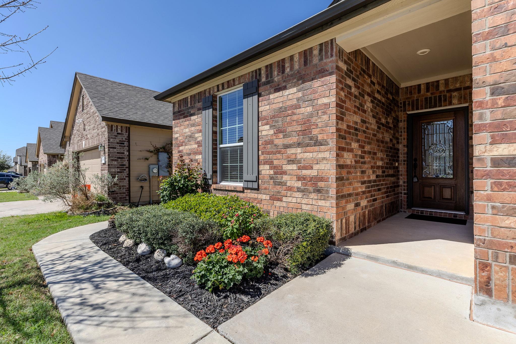 13912 Lyndon B Johnson St, Manor, TX 78653