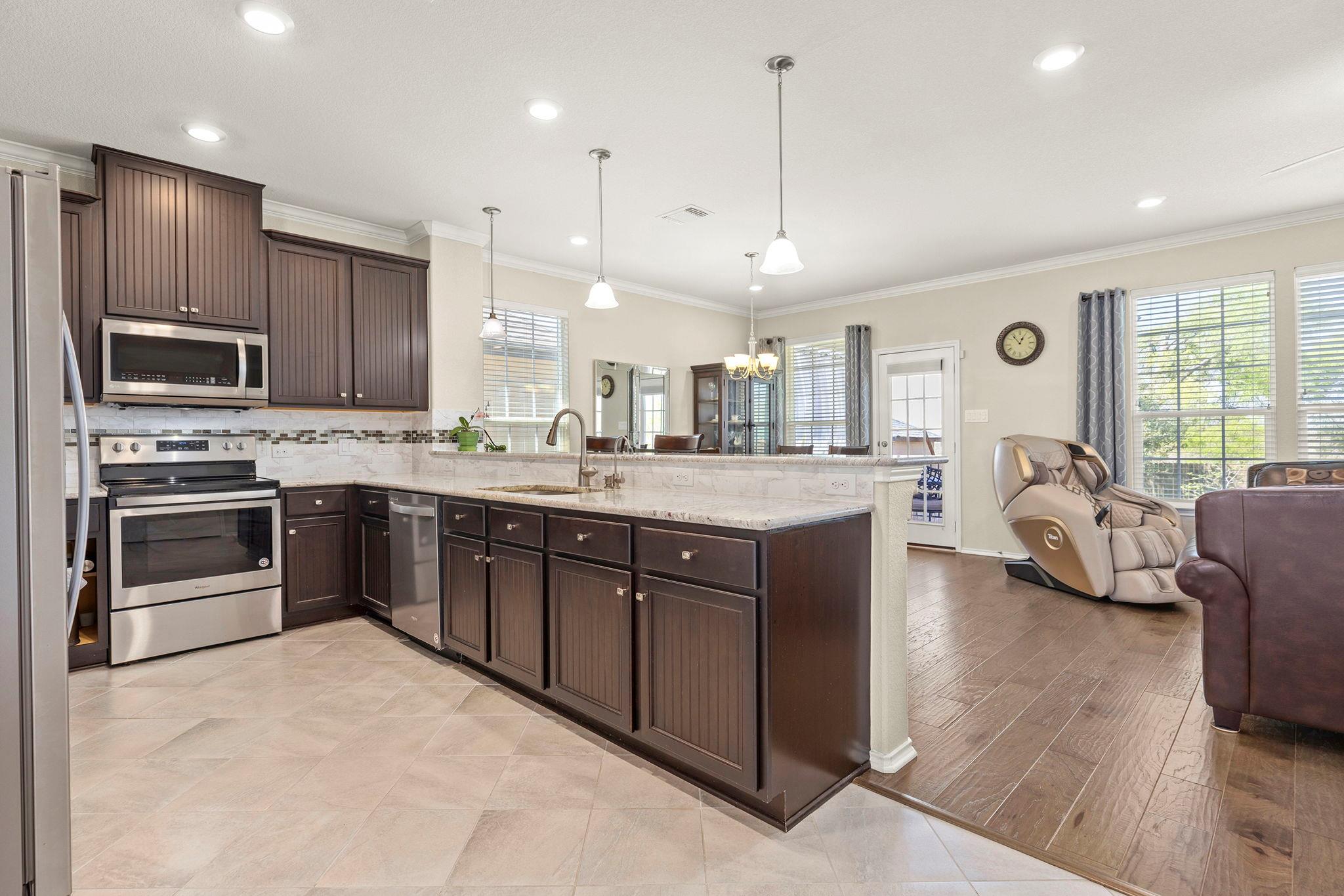 13912 Lyndon B Johnson St, Manor, TX 78653