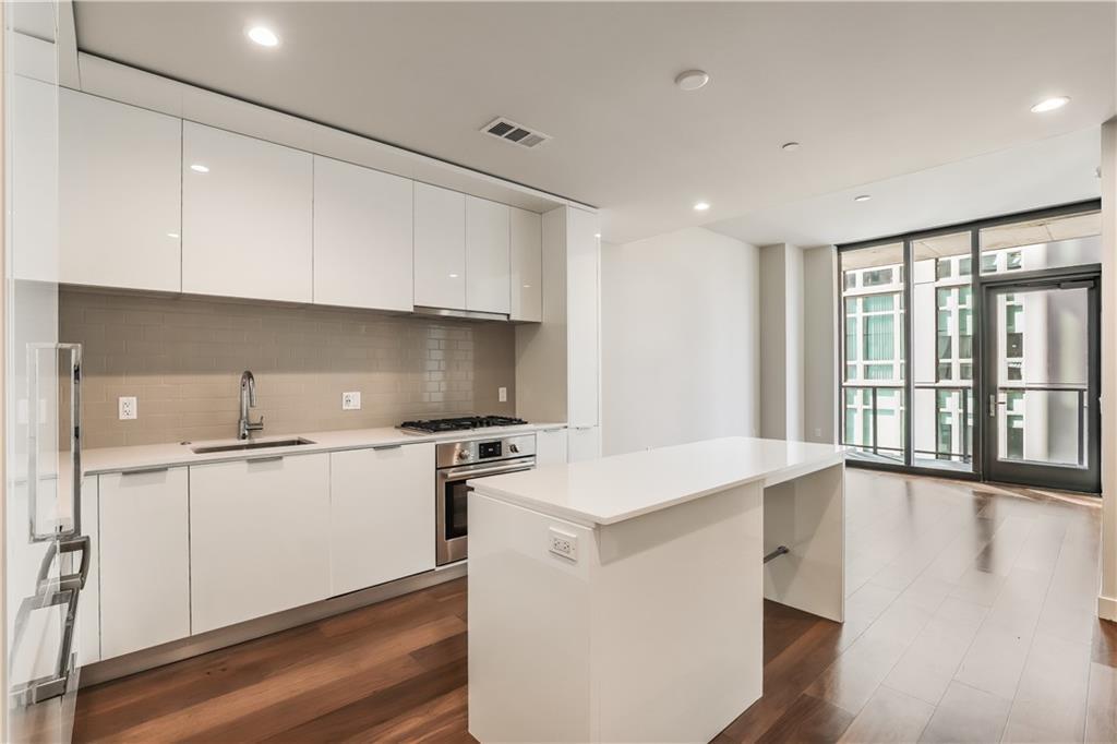 44 East Ave # 1402, Austin, TX 78701