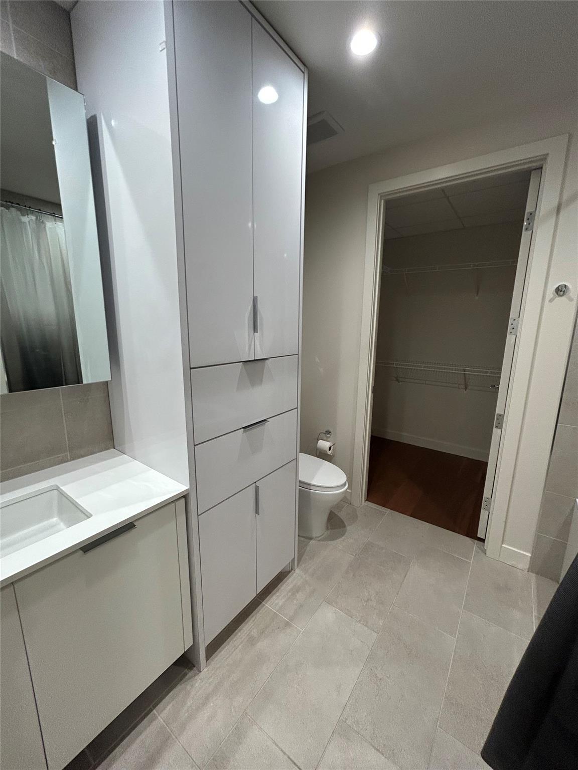 44 East Ave # 1402, Austin, TX 78701