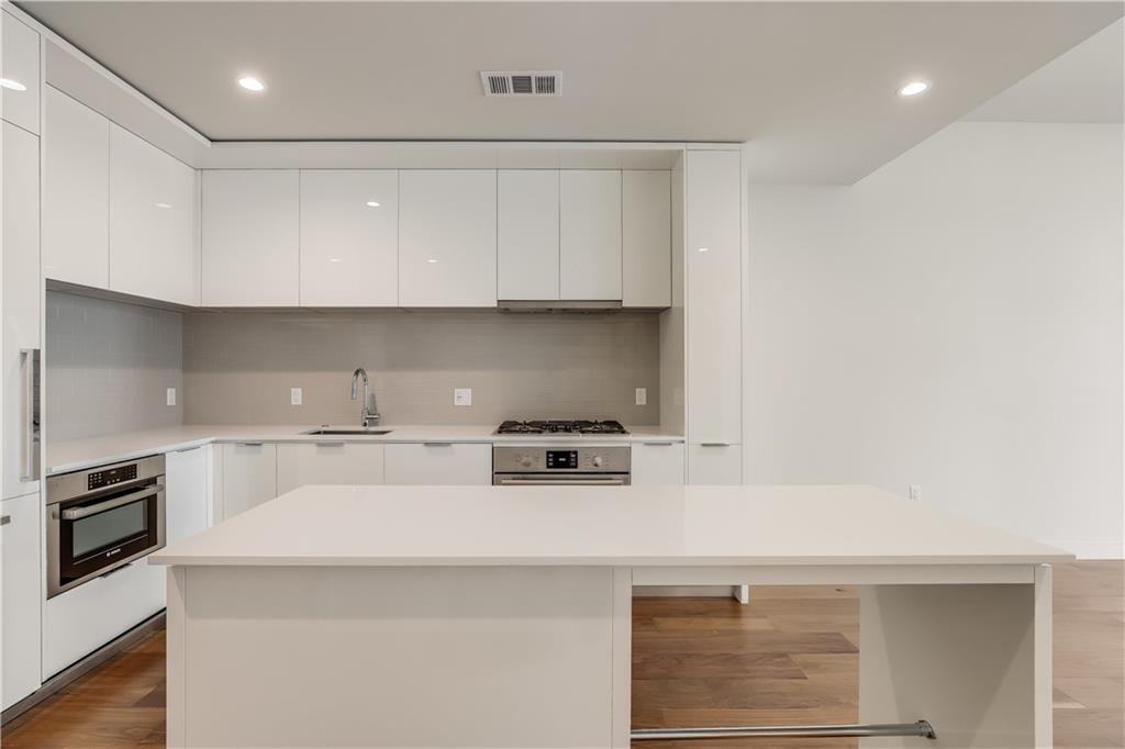 44 East Ave # 1402, Austin, TX 78701