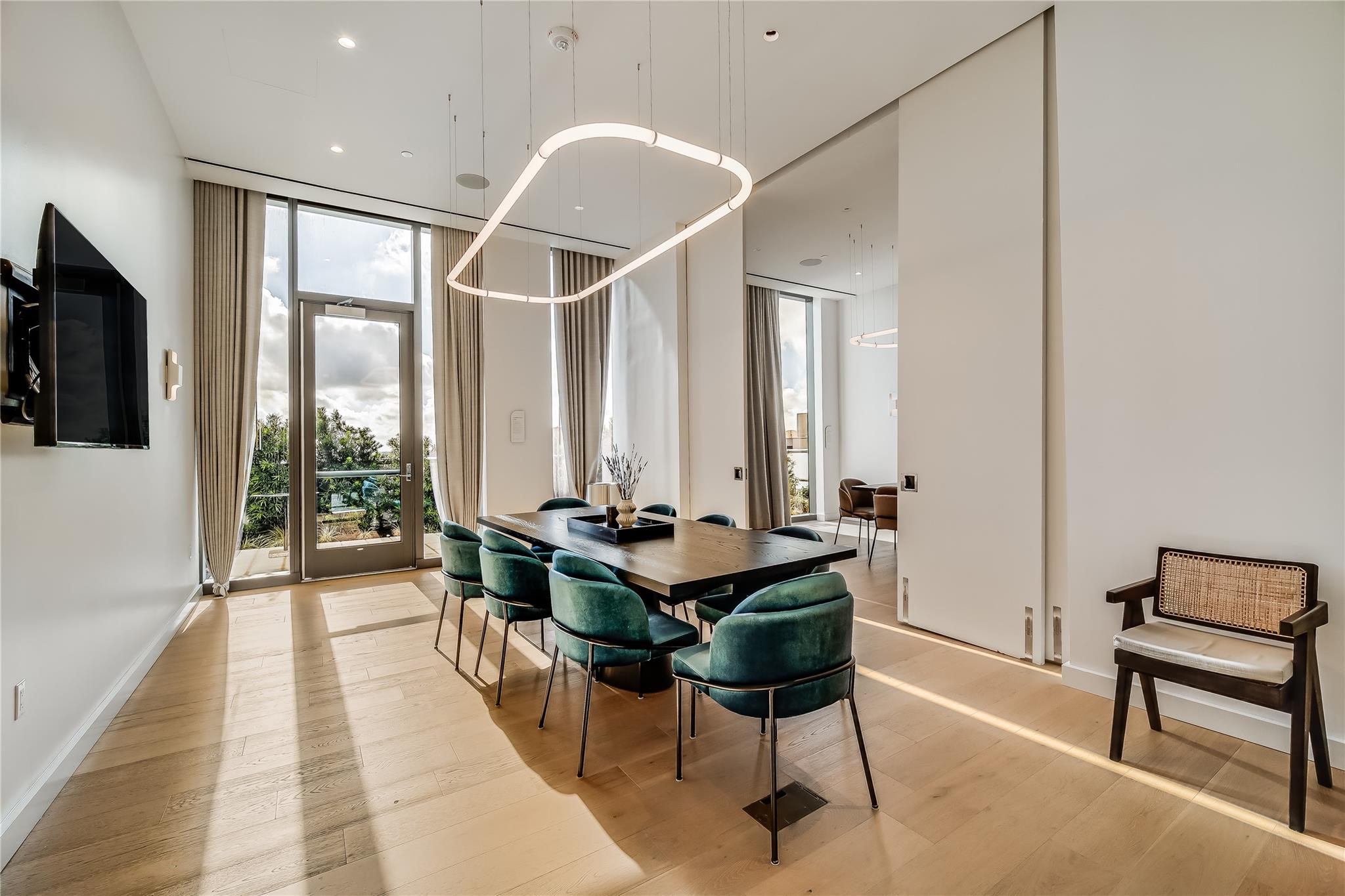 44 East Ave # 1402, Austin, TX 78701