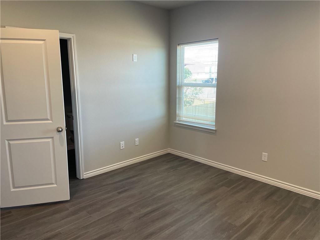 207 Peruna Dr, Marble Falls, TX 78654