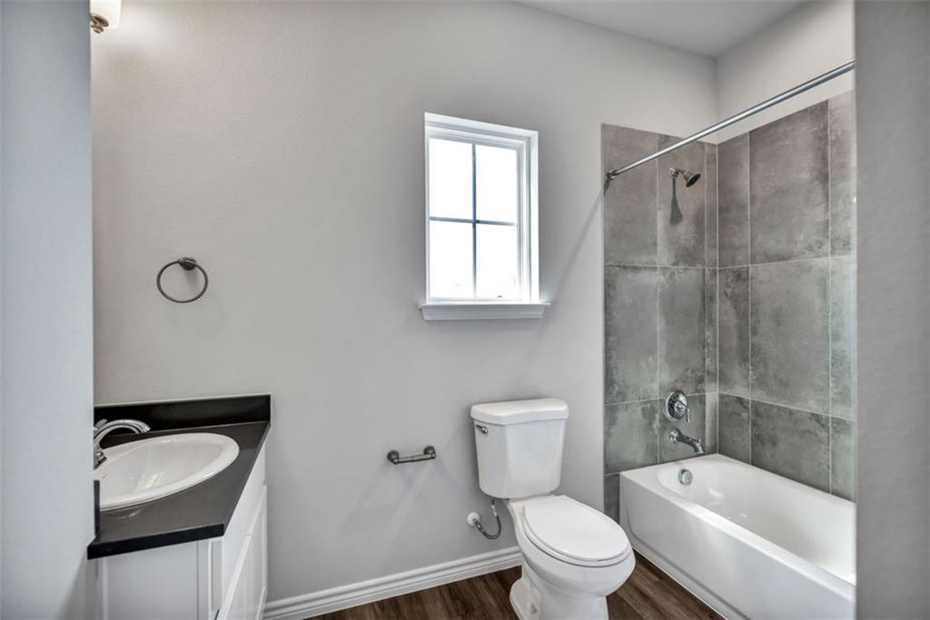 207 Peruna Dr, Marble Falls, TX 78654