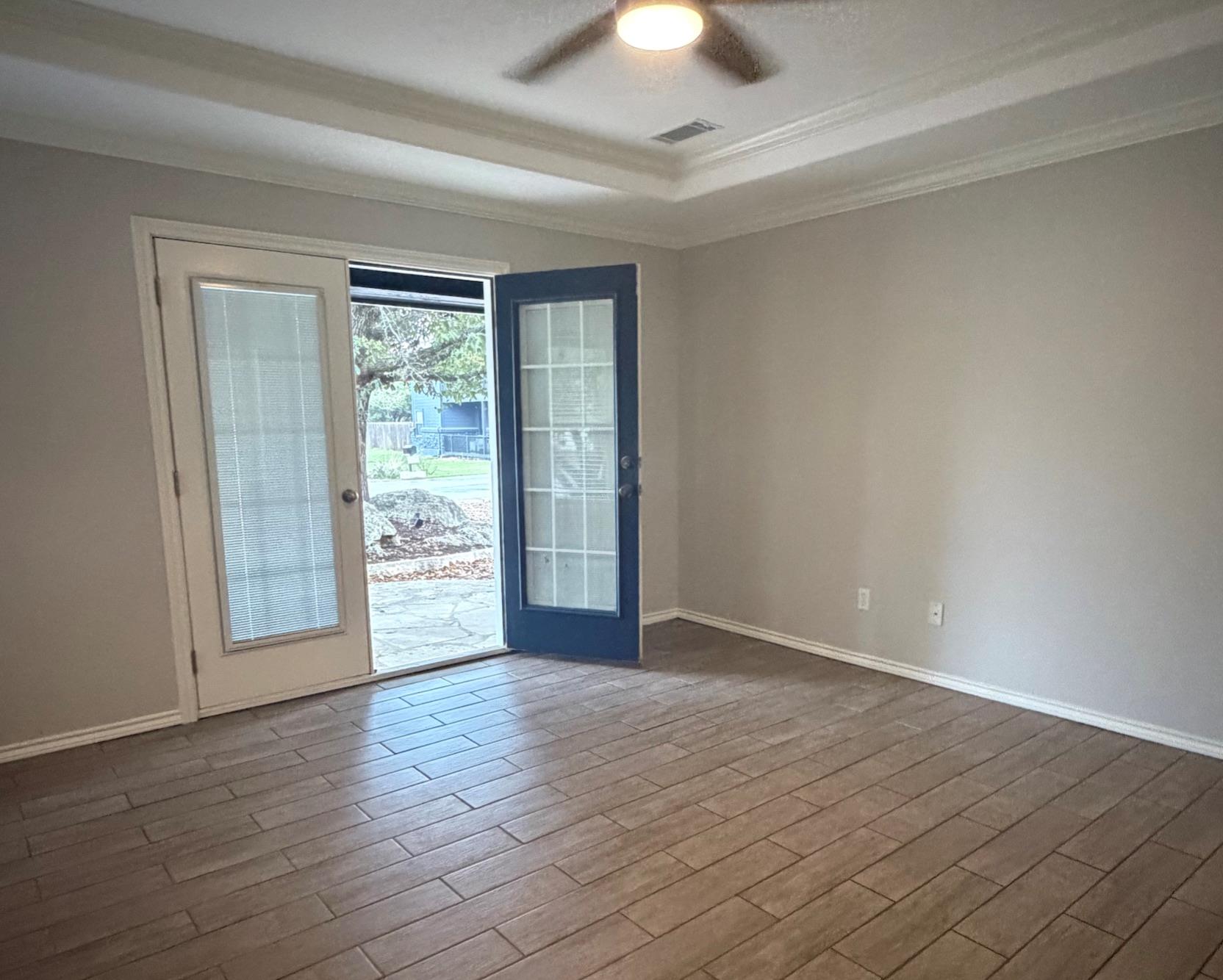 414 Summit Ridge Dr N, Point Venture, TX 78645