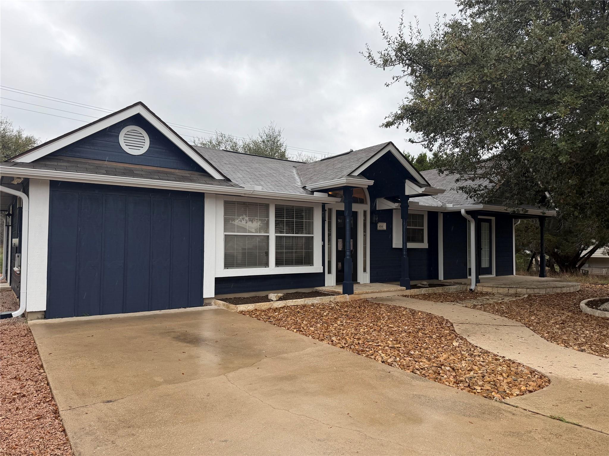 414 Summit Ridge Dr N, Point Venture, TX 78645