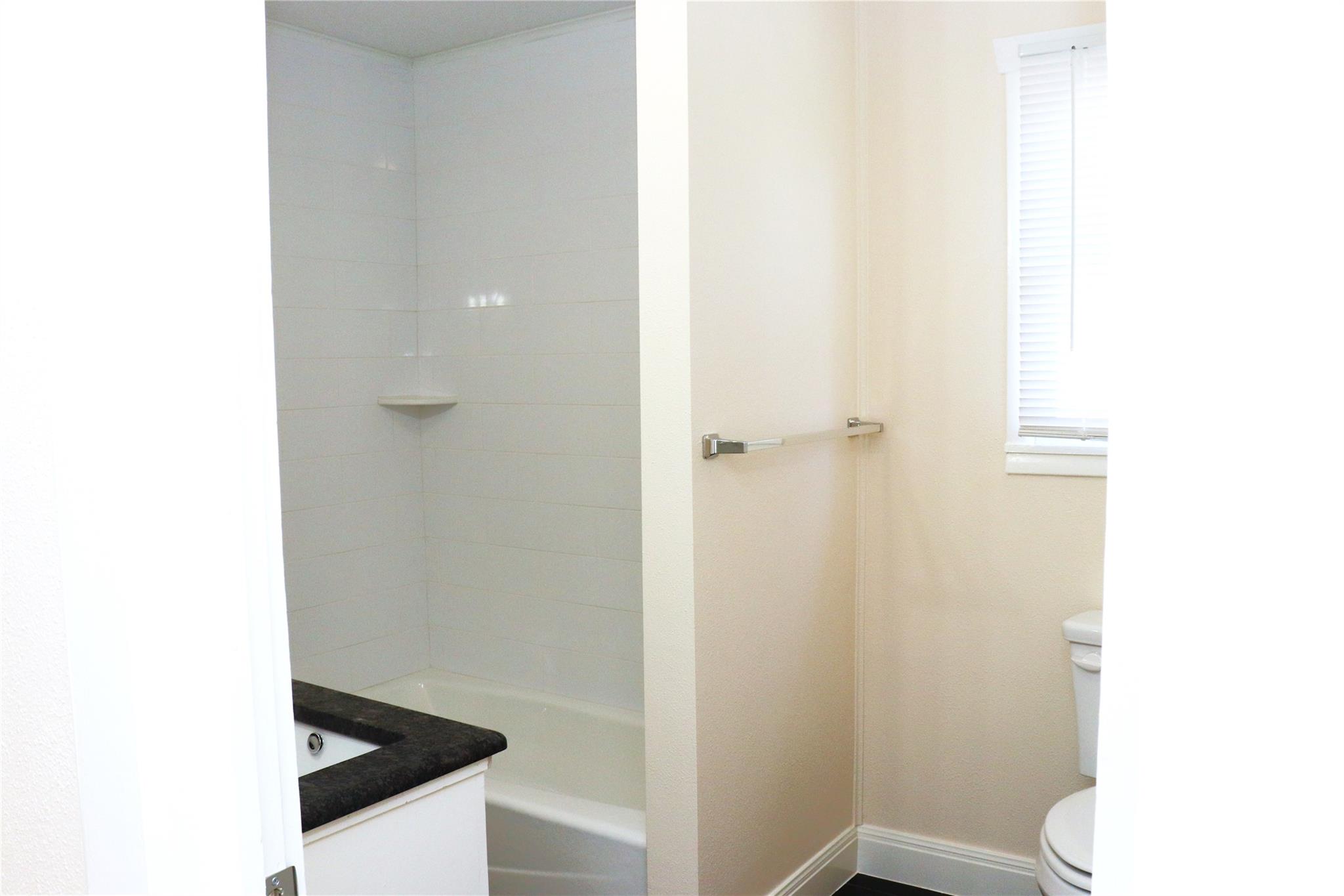 535 W Vaughan St, Bertram, TX 78605