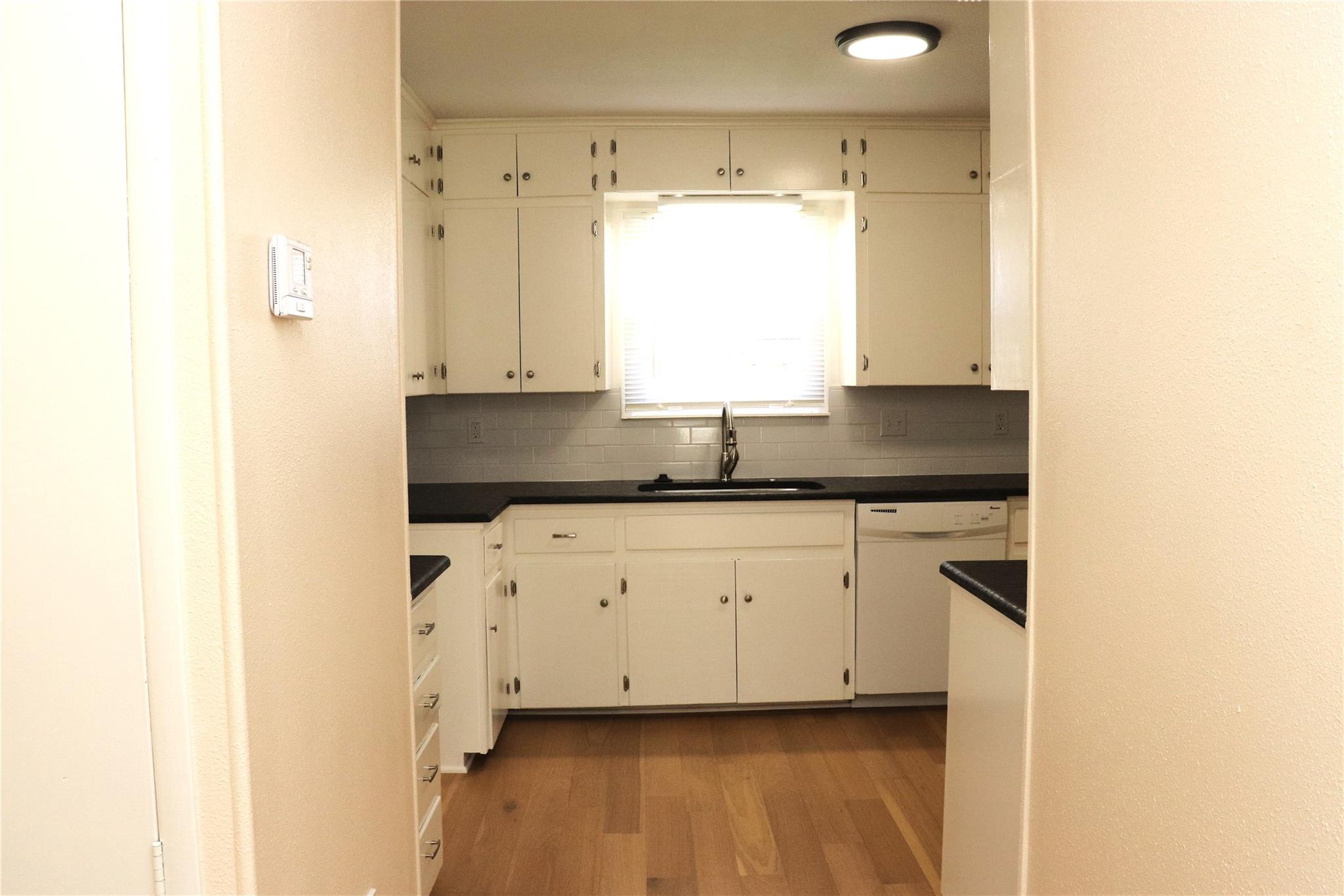 535 W Vaughan St, Bertram, TX 78605