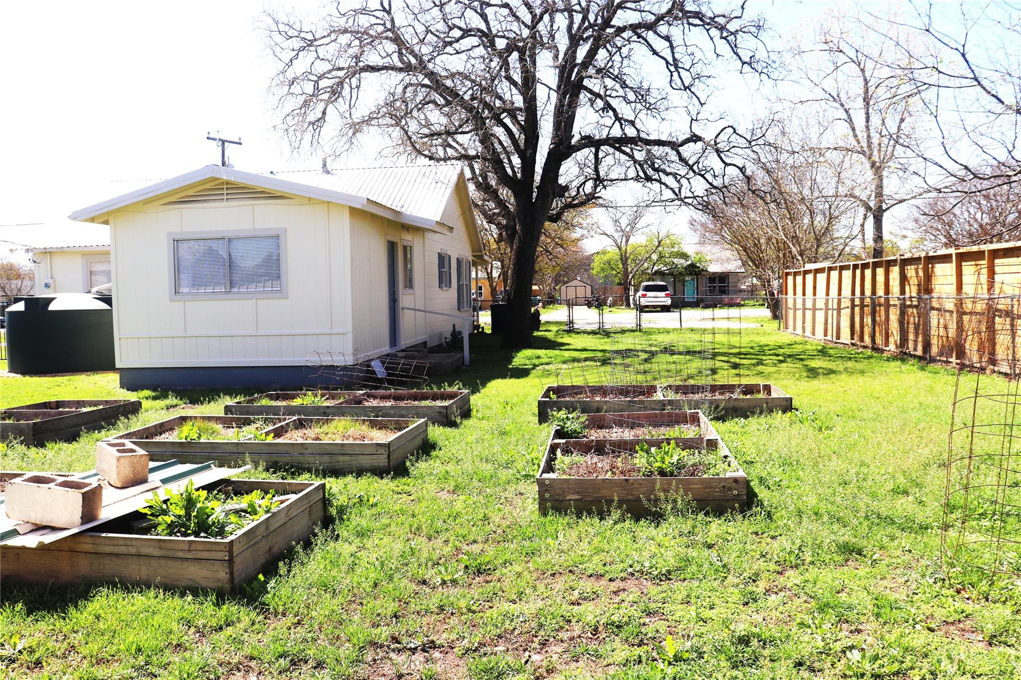 535 W Vaughan St, Bertram, TX 78605