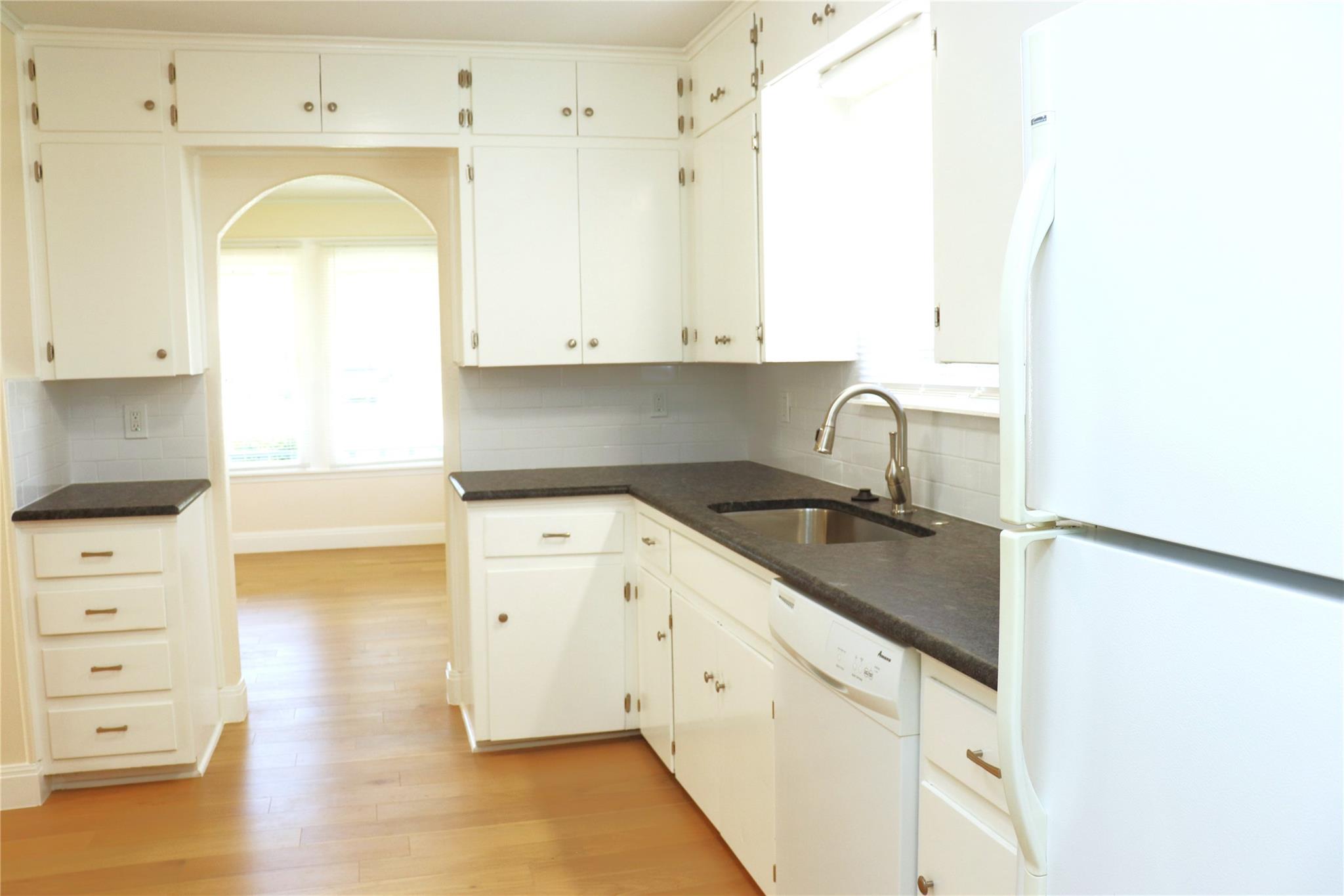 535 W Vaughan St, Bertram, TX 78605