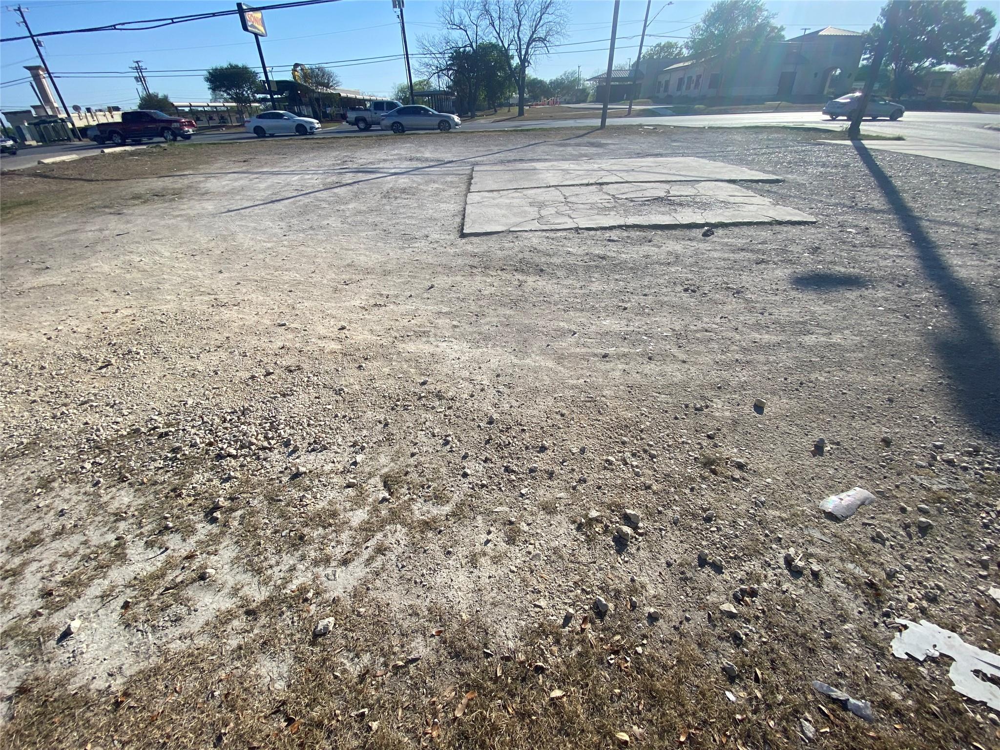 984 Bandera Rd, San Antonio, TX 78228