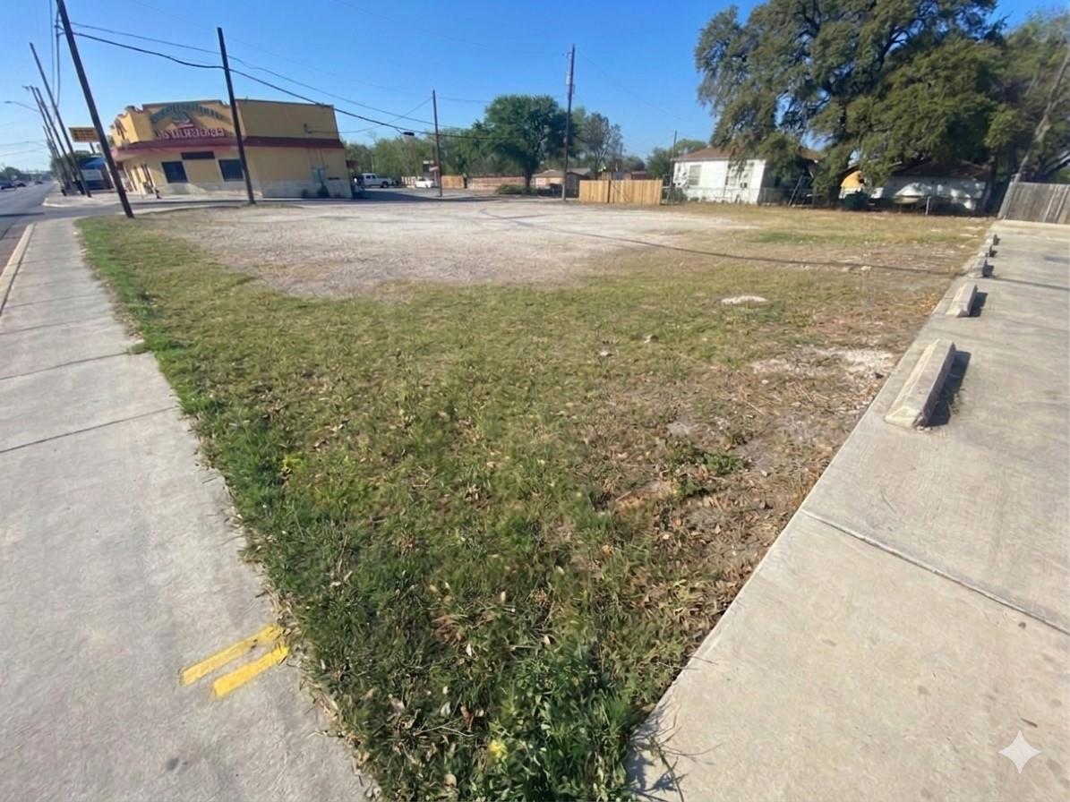 984 Bandera Rd, San Antonio, TX 78228