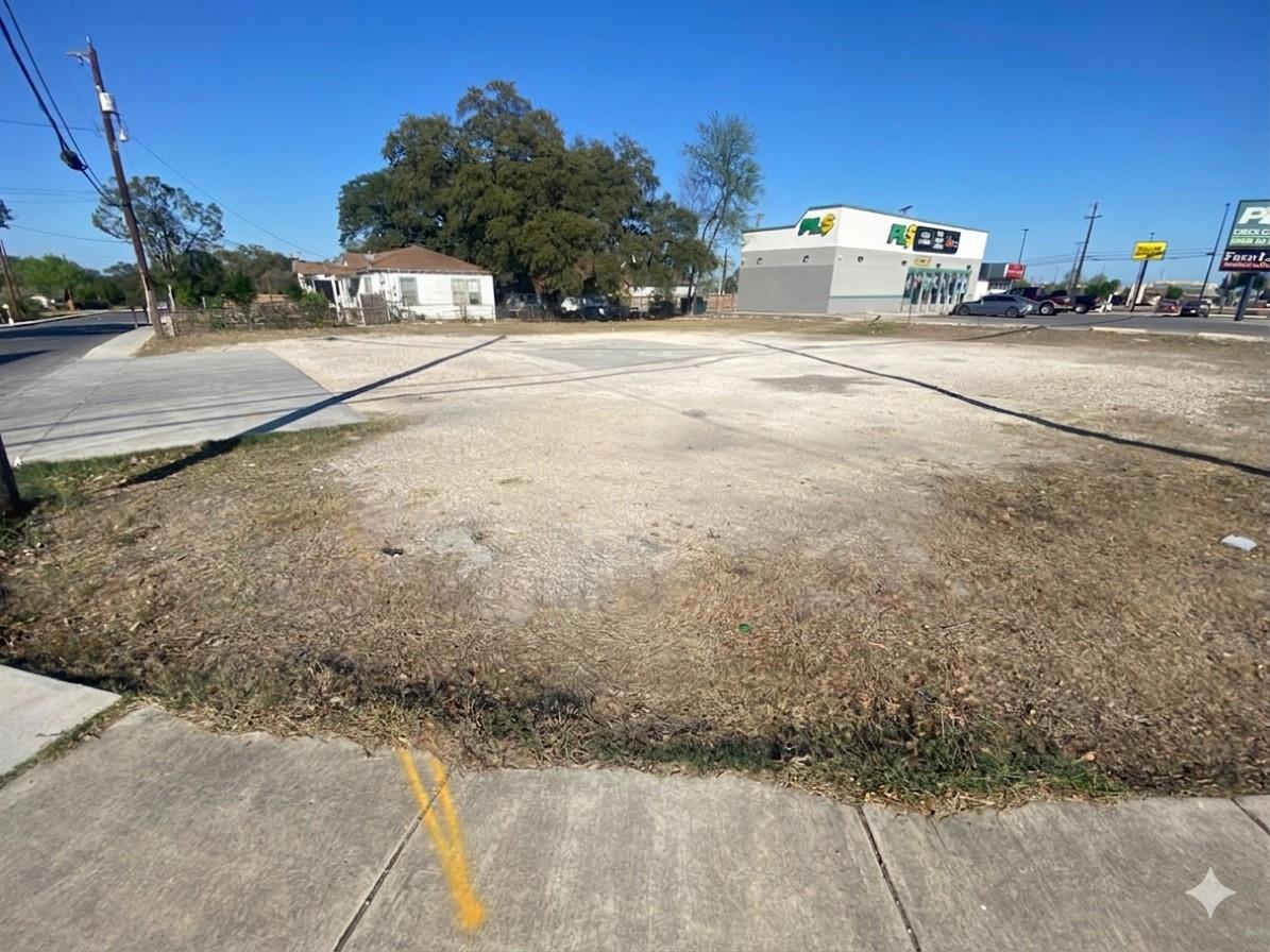 984 Bandera Rd, San Antonio, TX 78228