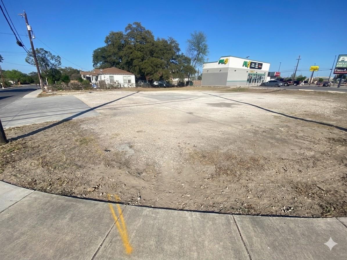 984 Bandera Rd, San Antonio, TX 78228