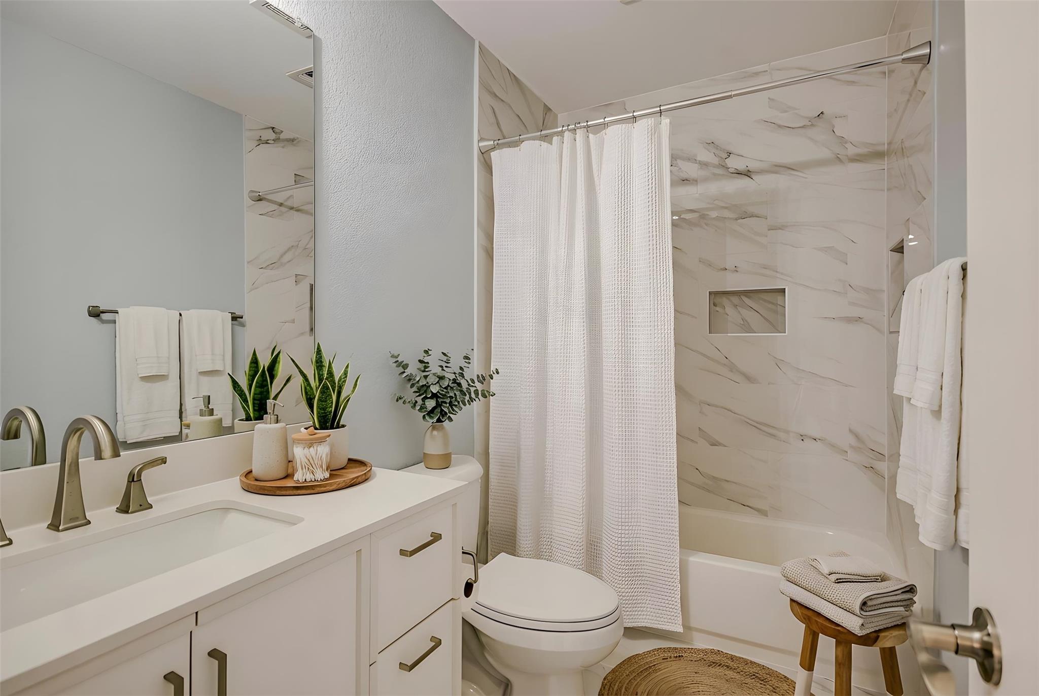 222 Herrera Trl, Hutto, TX 78634