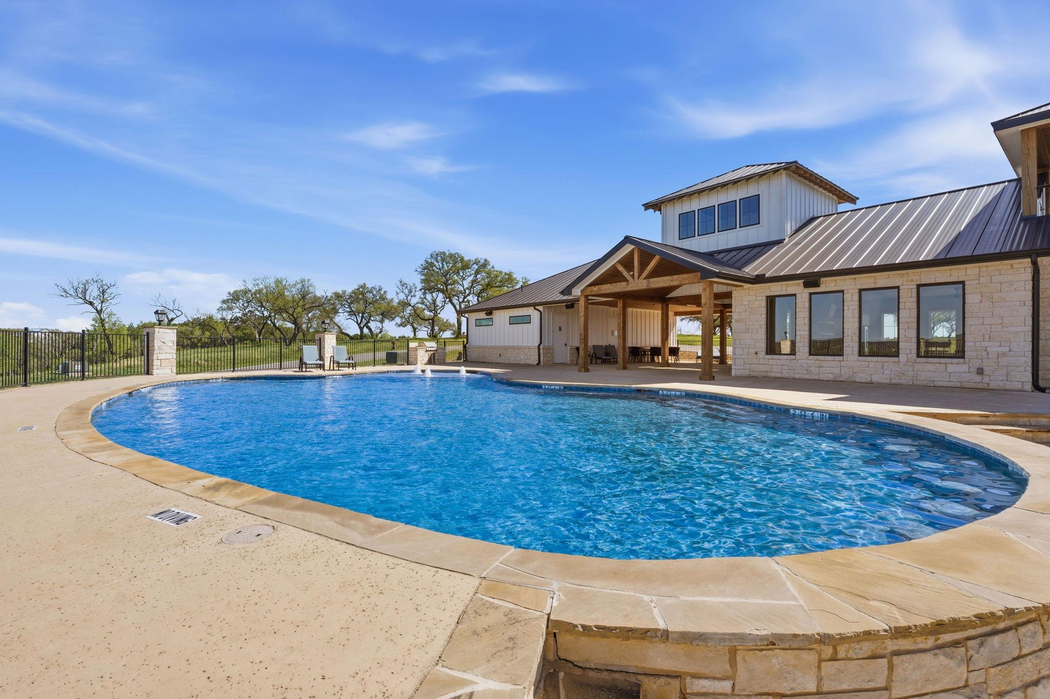 4 Creek Hollow Way, Spicewood, TX 78669