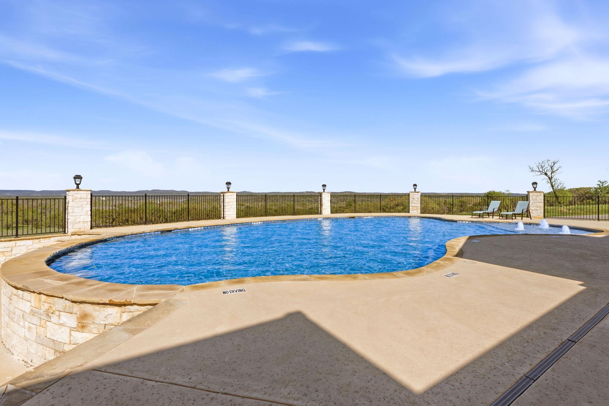 4 Creek Hollow Way, Spicewood, TX 78669