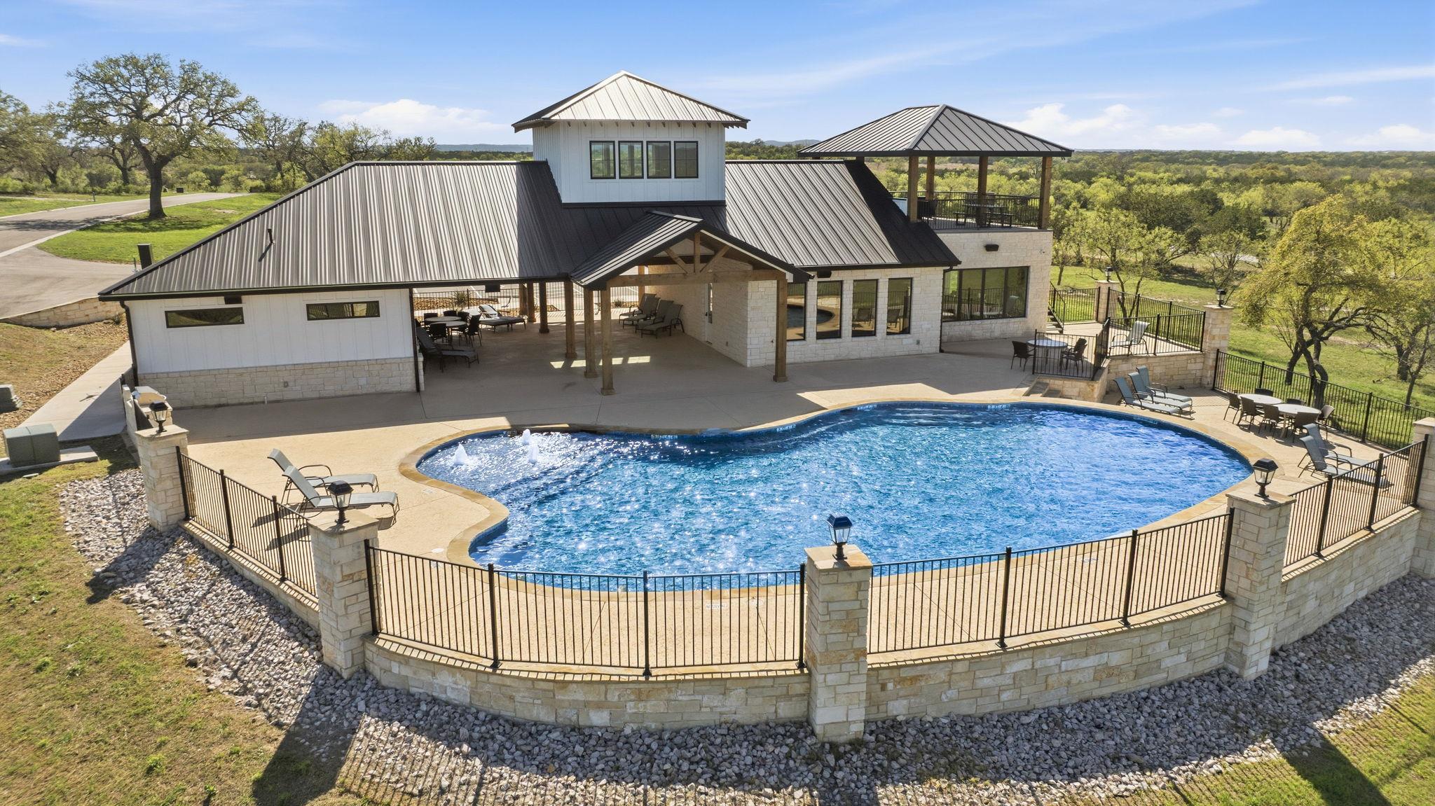 4 Creek Hollow Way, Spicewood, TX 78669