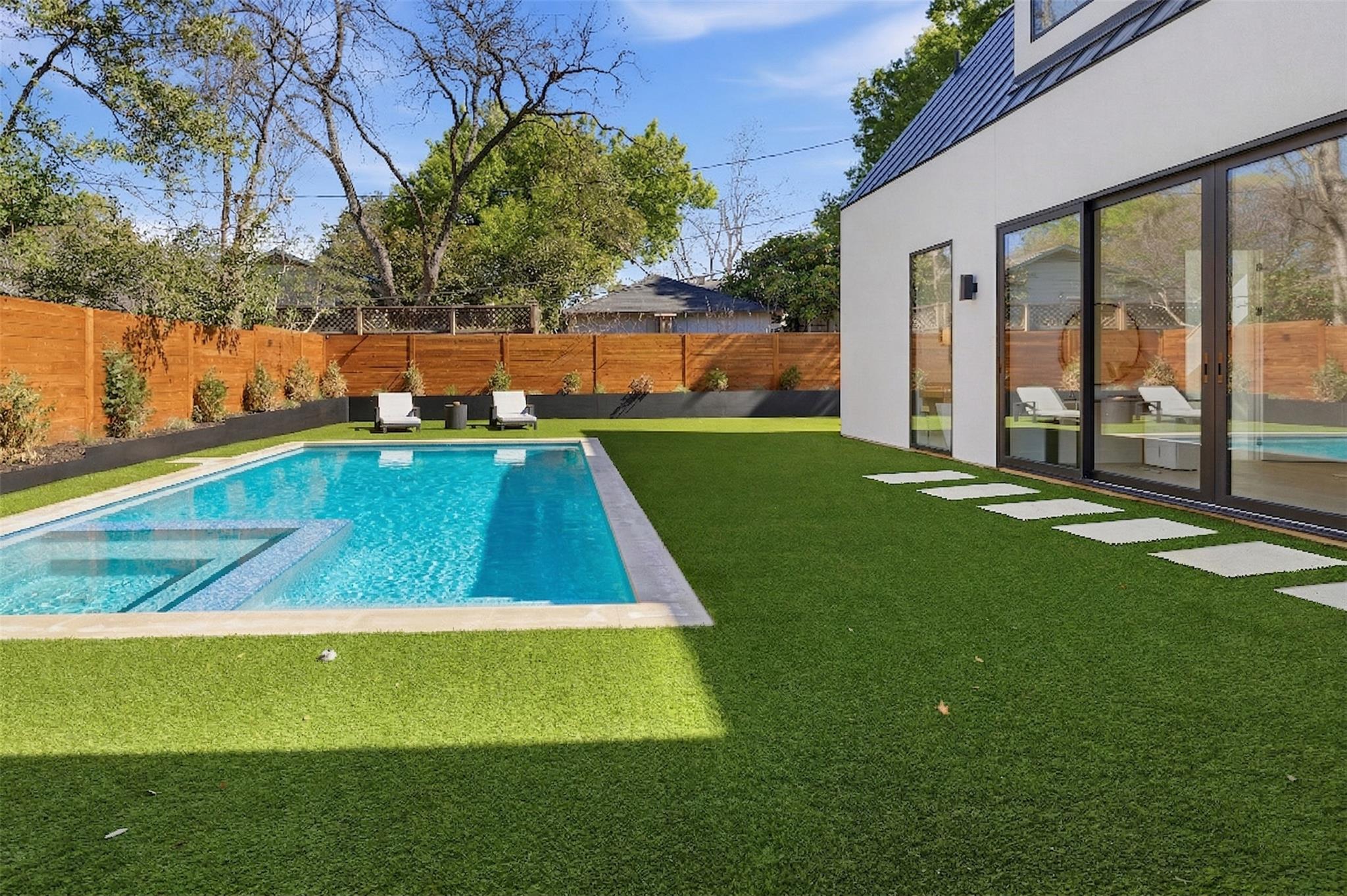 1702 W 30th St, Austin, TX 78703