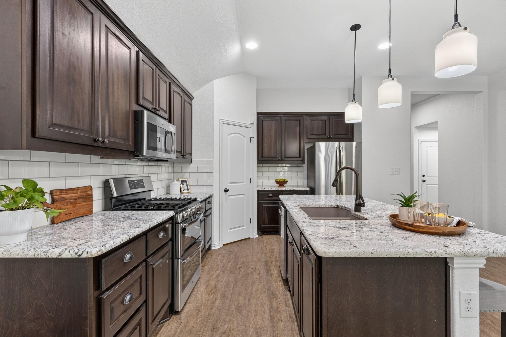 1665 Oyster Crk, Buda, TX 78610