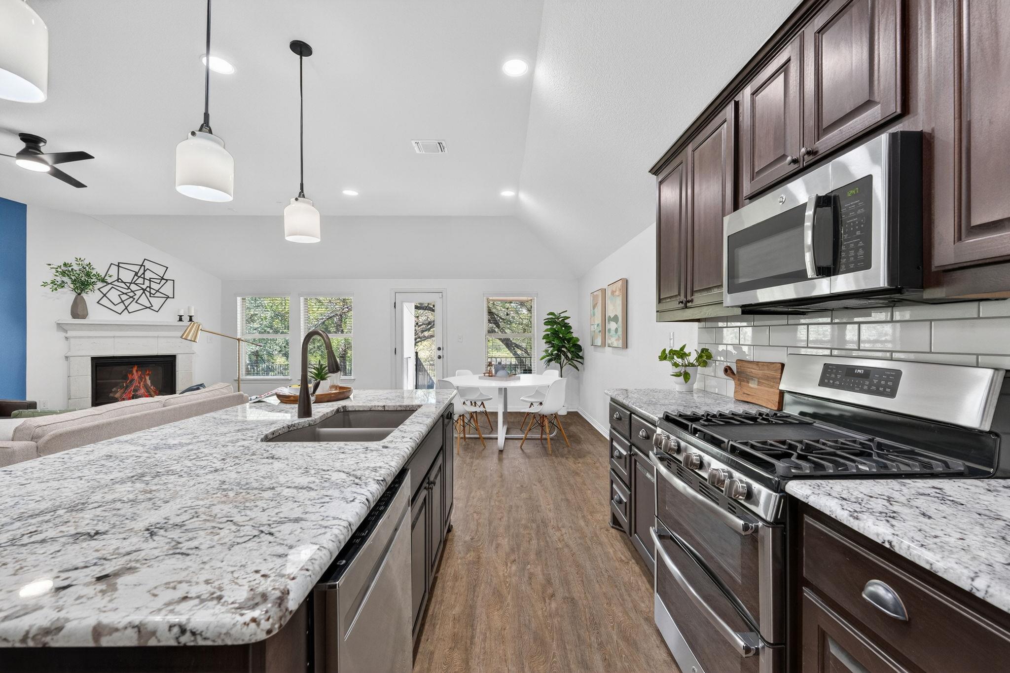 1665 Oyster Crk, Buda, TX 78610