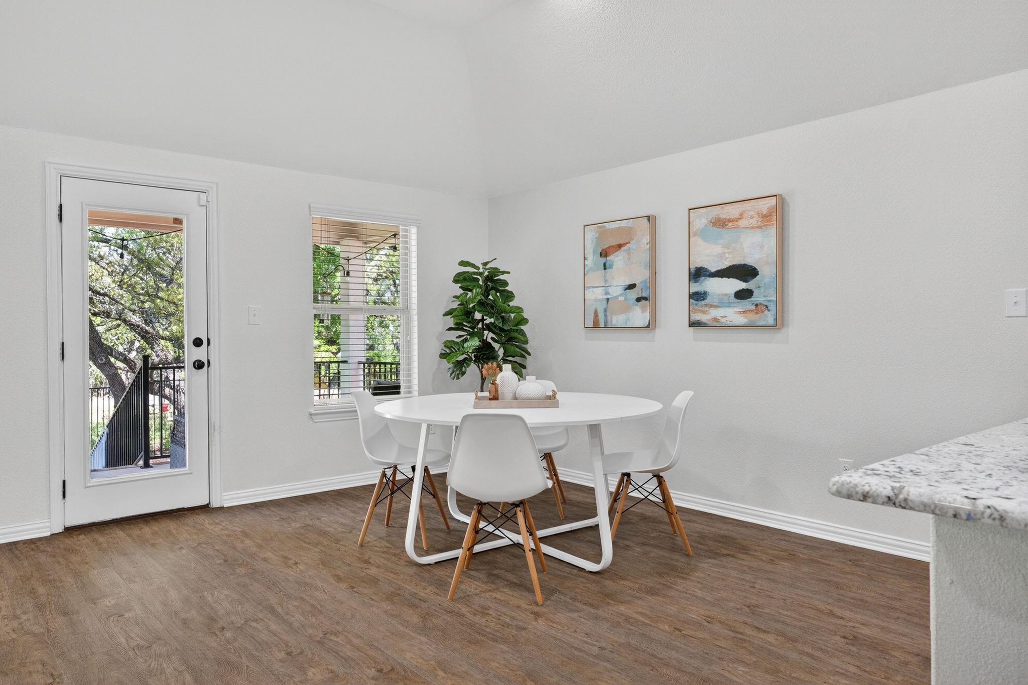 1665 Oyster Crk, Buda, TX 78610