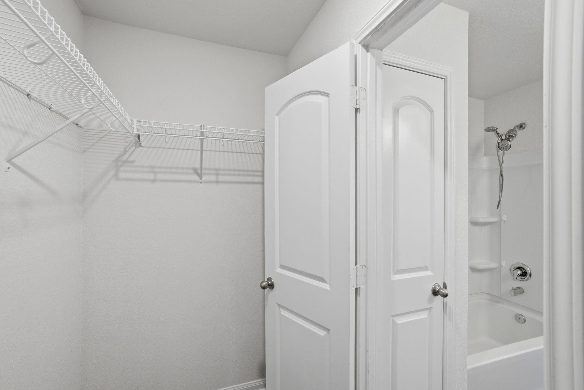 5017 Cressler Ln # 28G, Jarrell, TX 76537