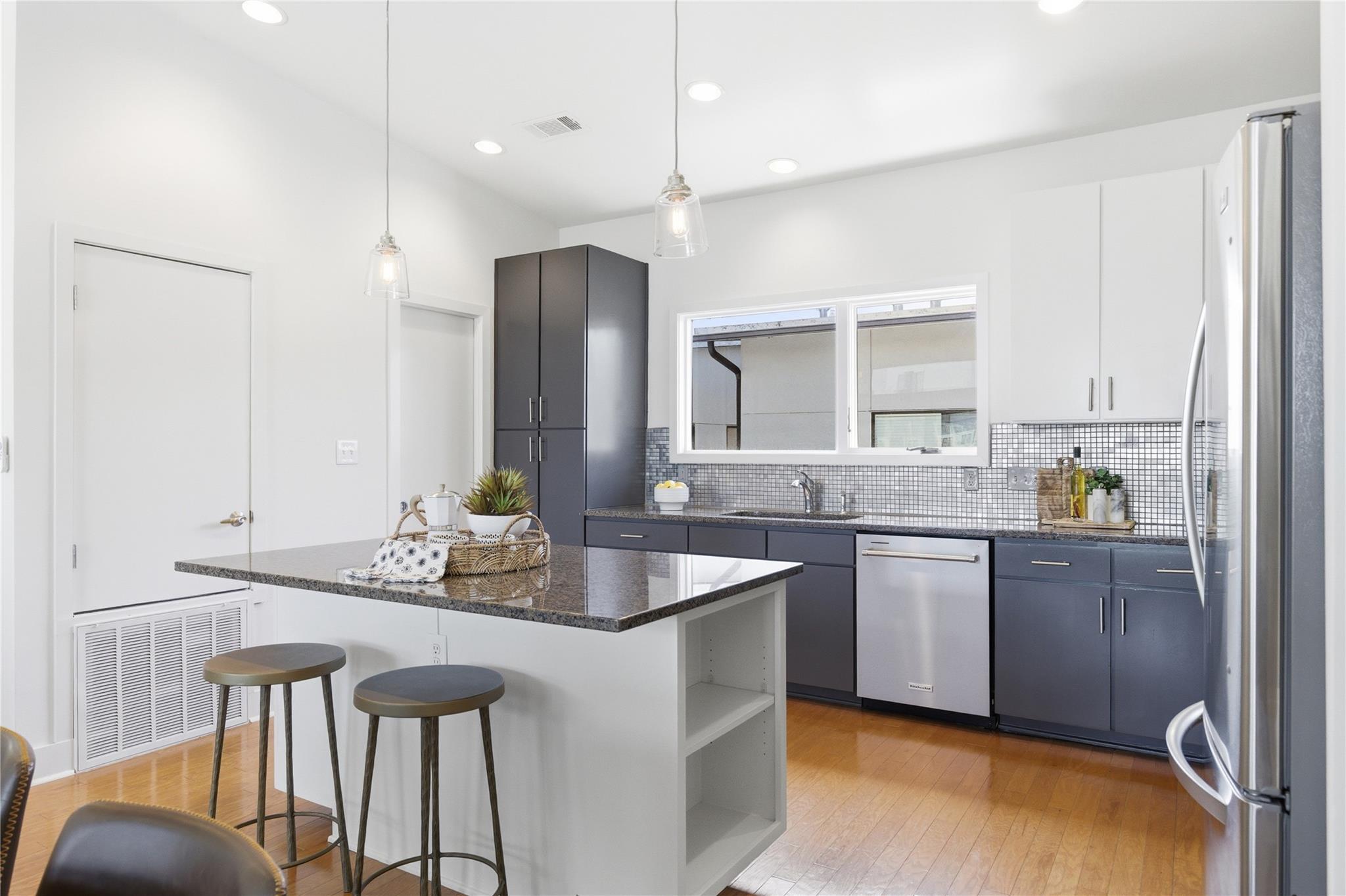 1702 S Lamar Blvd # 12, Austin, TX 78704