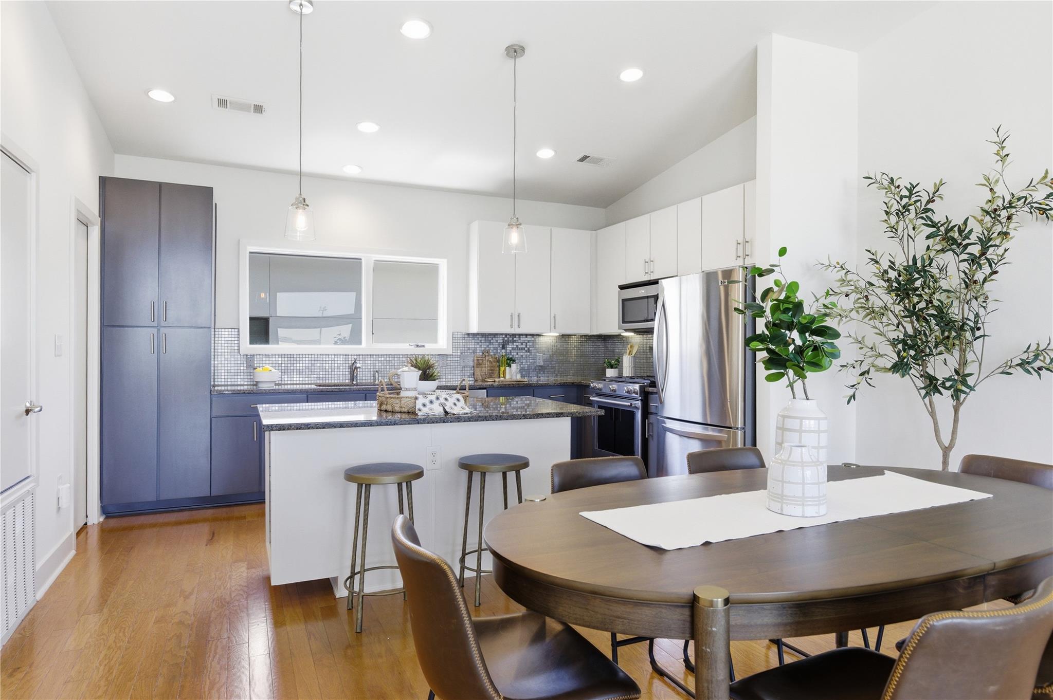 1702 S Lamar Blvd # 12, Austin, TX 78704