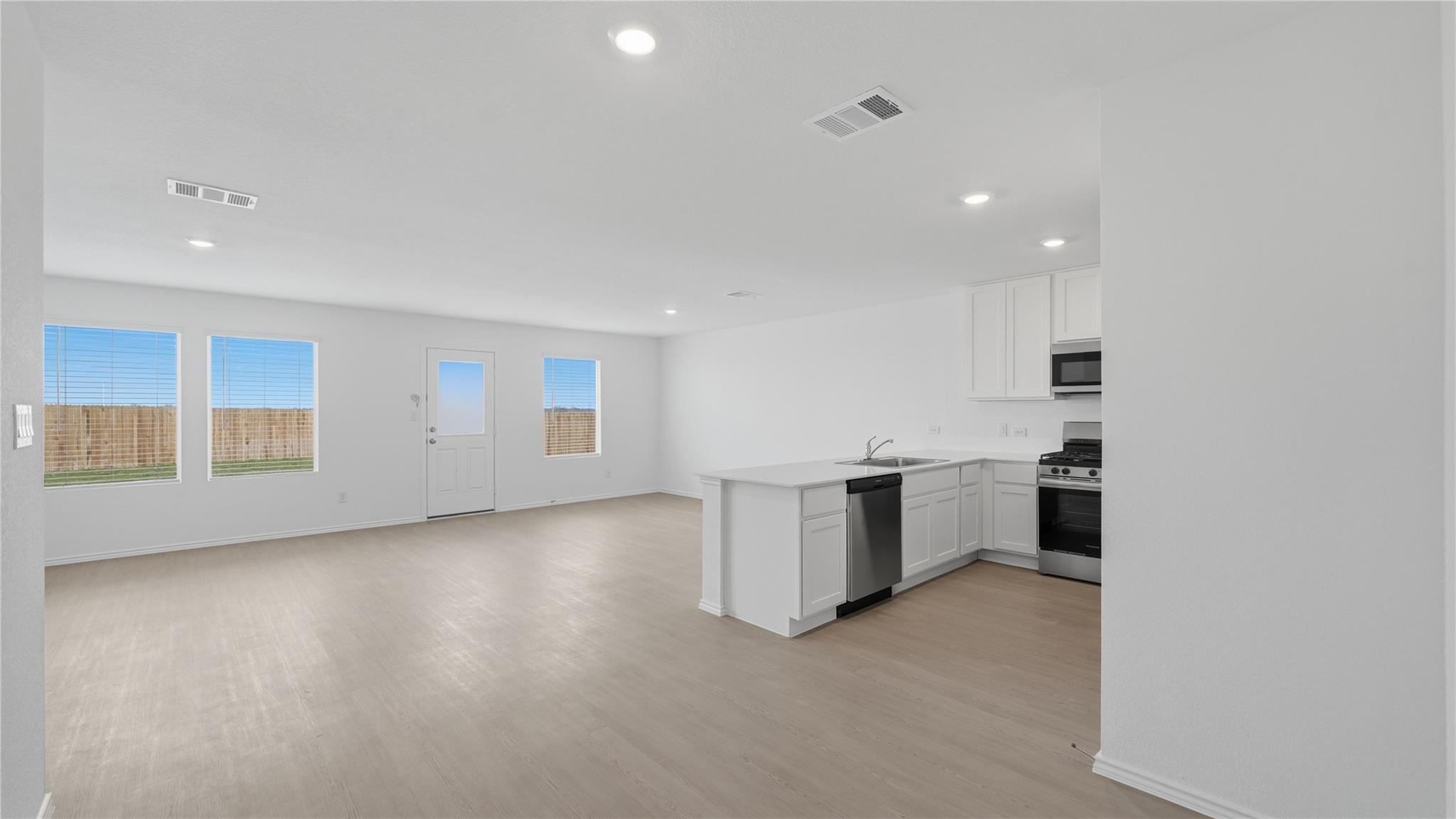 221 Stumpy St, San Marcos, TX 78666