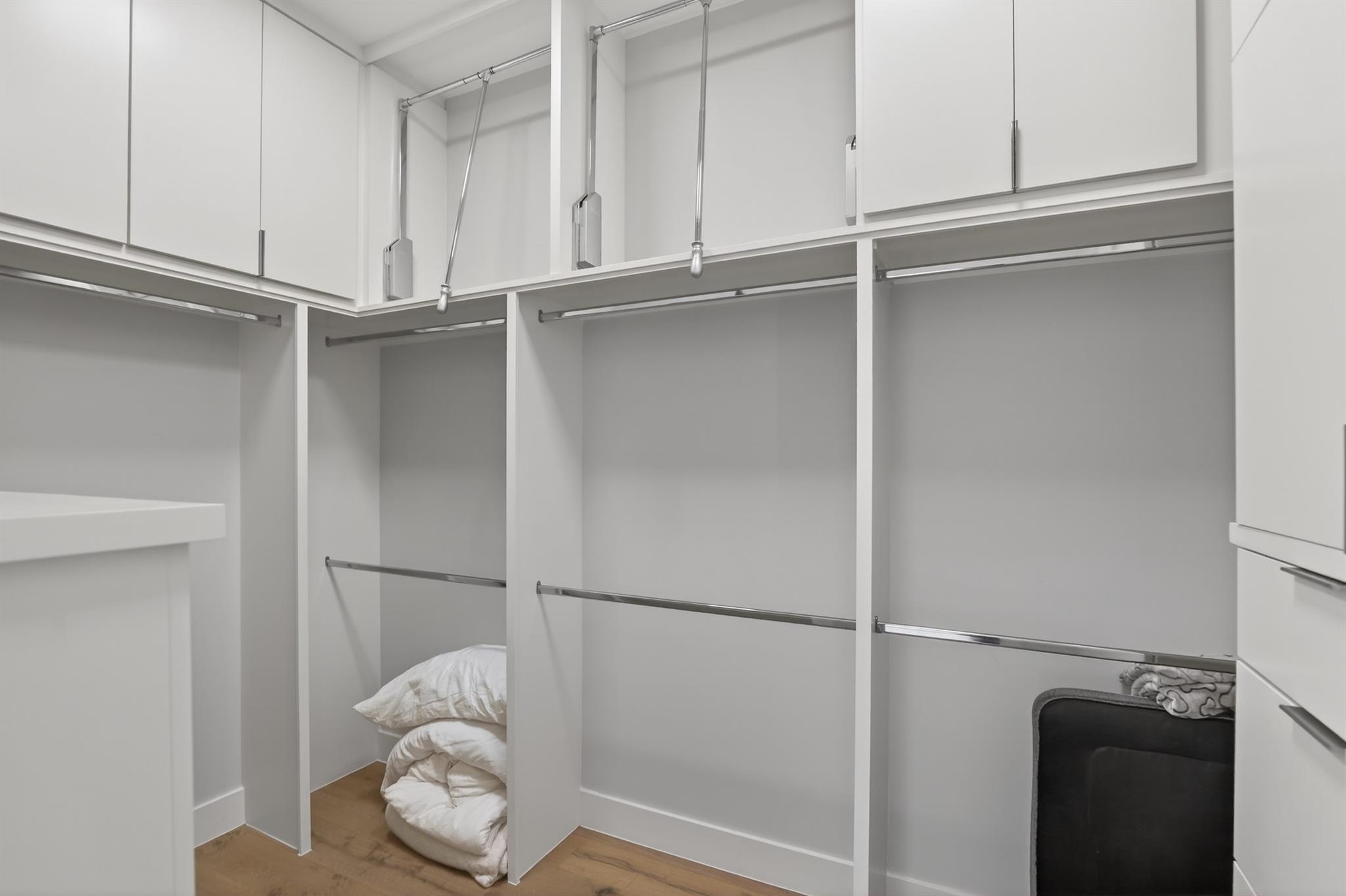 3206 Thousand Oaks Dr, Austin, TX 78746