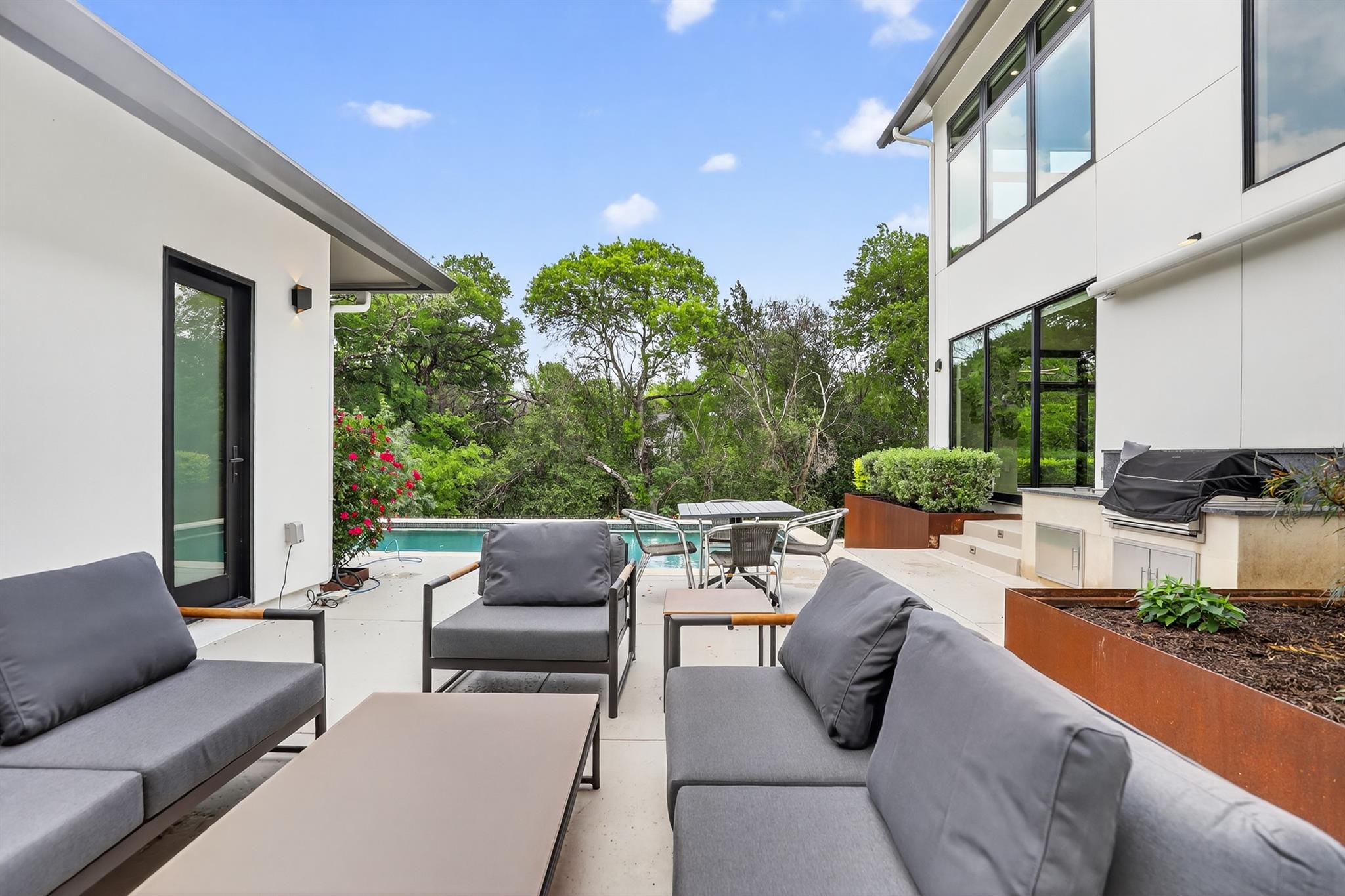 3206 Thousand Oaks Dr, Austin, TX 78746