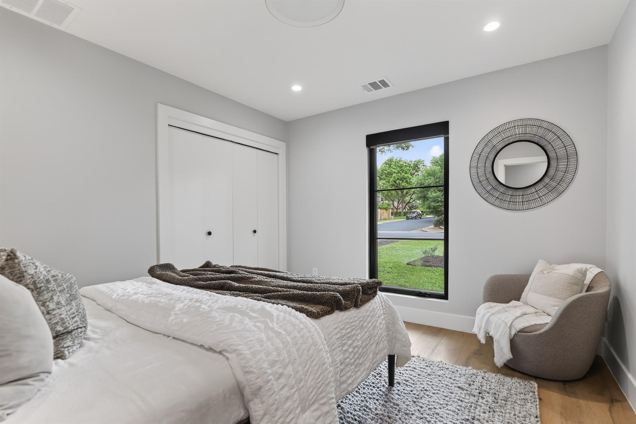 3206 Thousand Oaks Dr, Austin, TX 78746