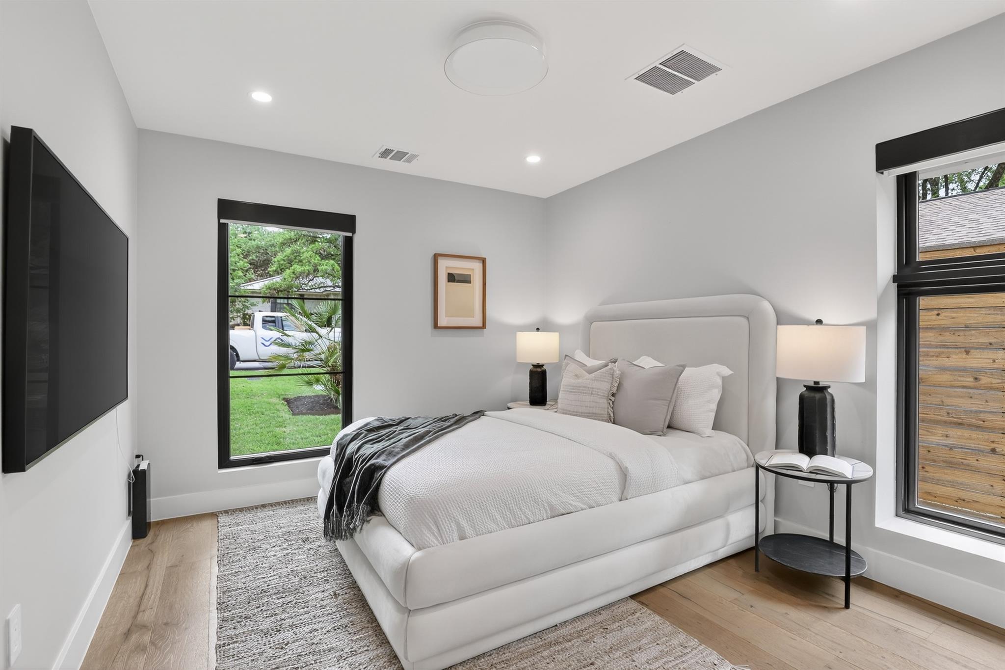 3206 Thousand Oaks Dr, Austin, TX 78746