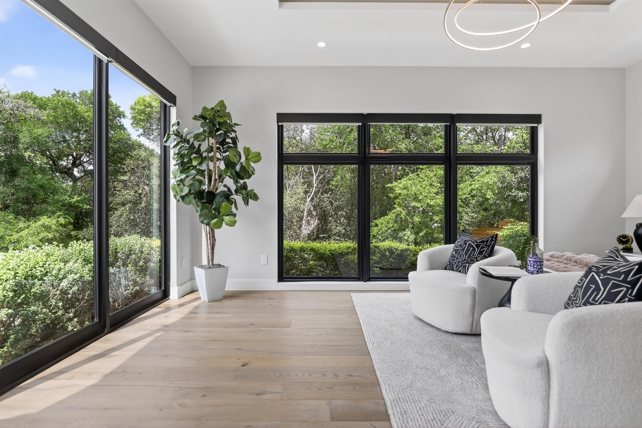 3206 Thousand Oaks Dr, Austin, TX 78746