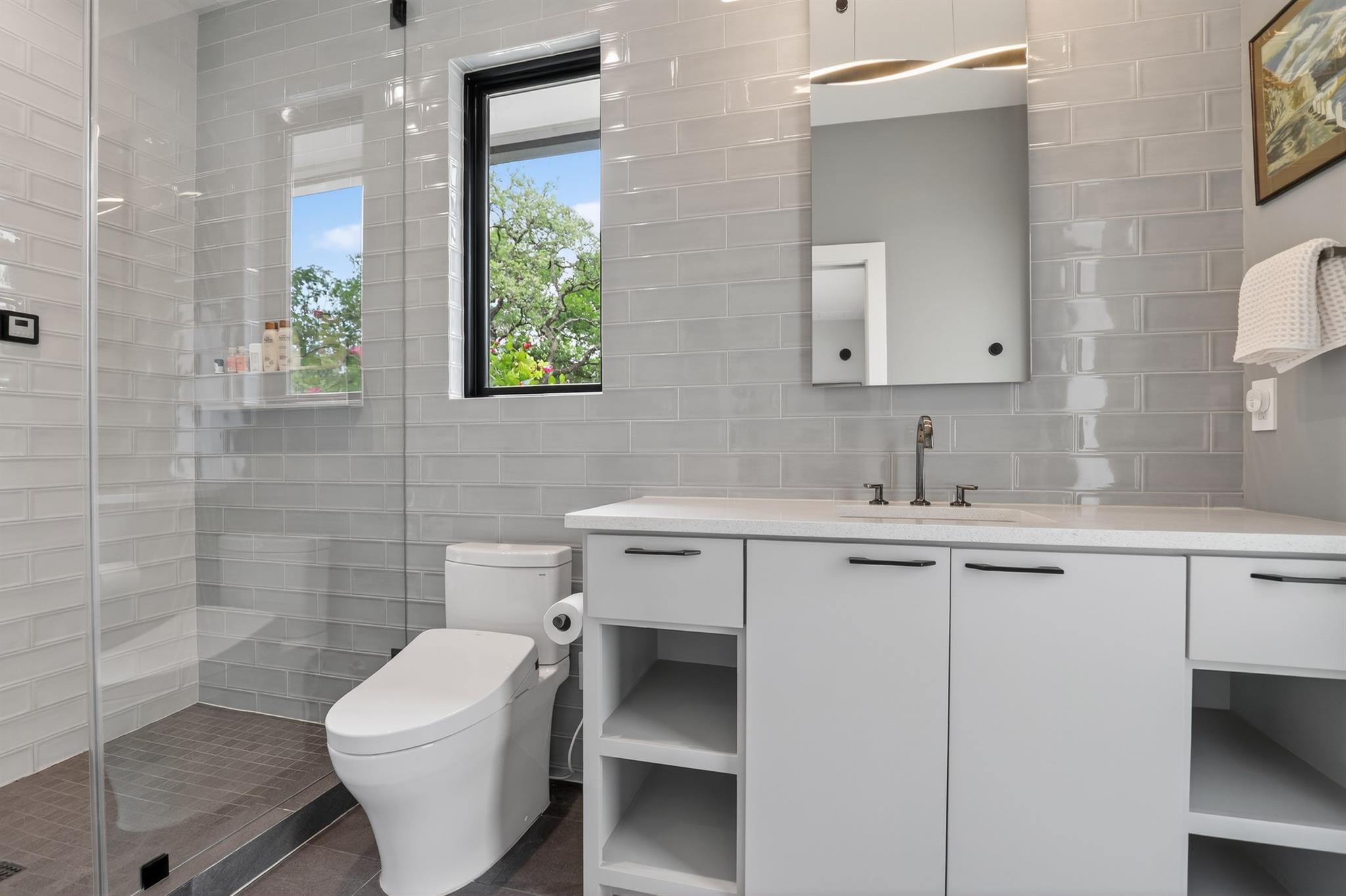 3206 Thousand Oaks Dr, Austin, TX 78746