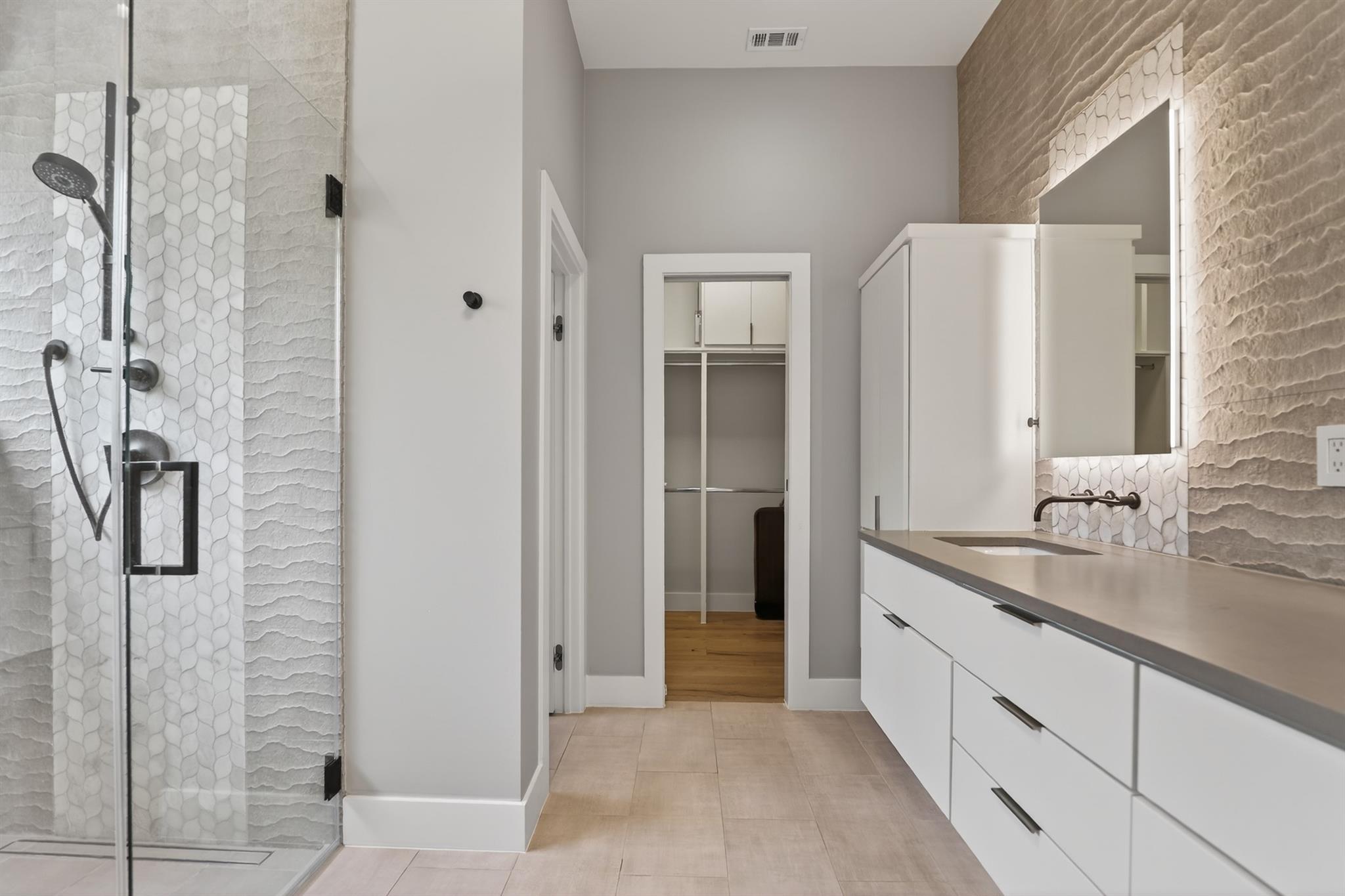 3206 Thousand Oaks Dr, Austin, TX 78746