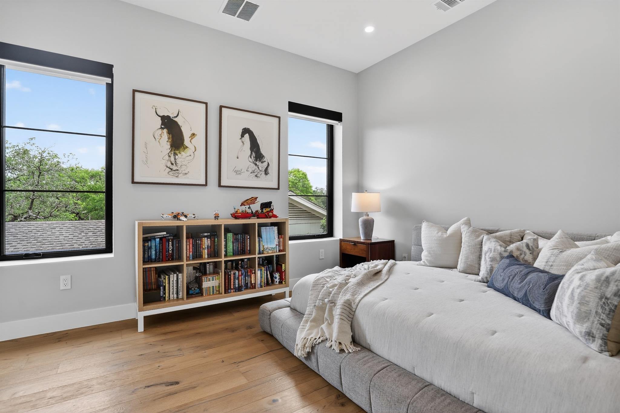 3206 Thousand Oaks Dr, Austin, TX 78746