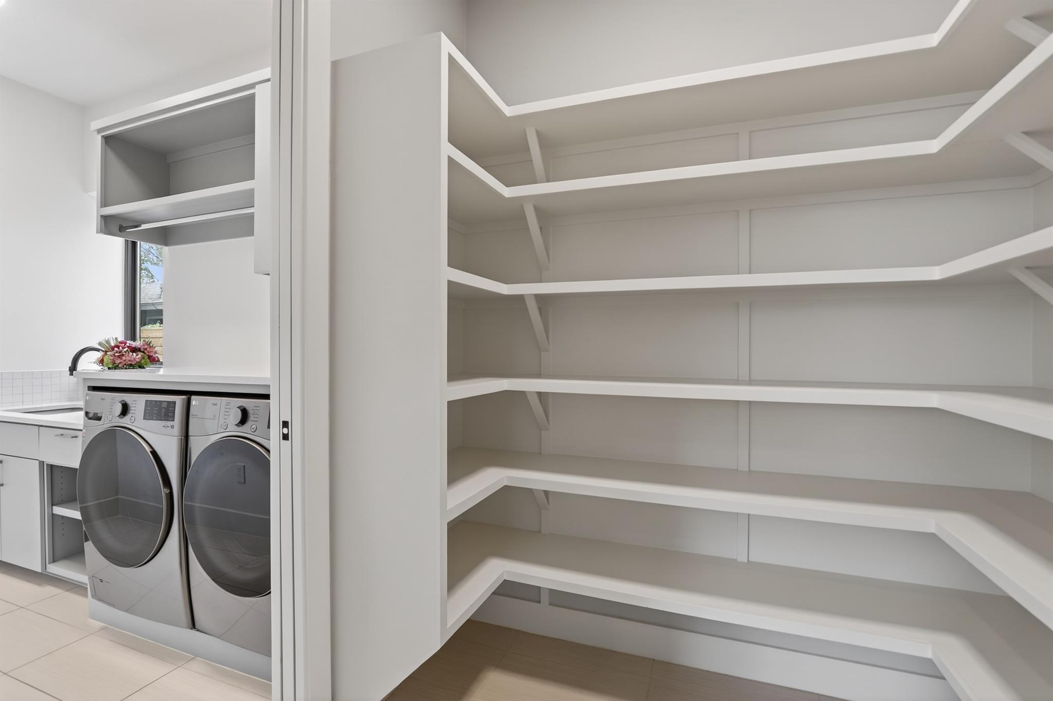 3206 Thousand Oaks Dr, Austin, TX 78746