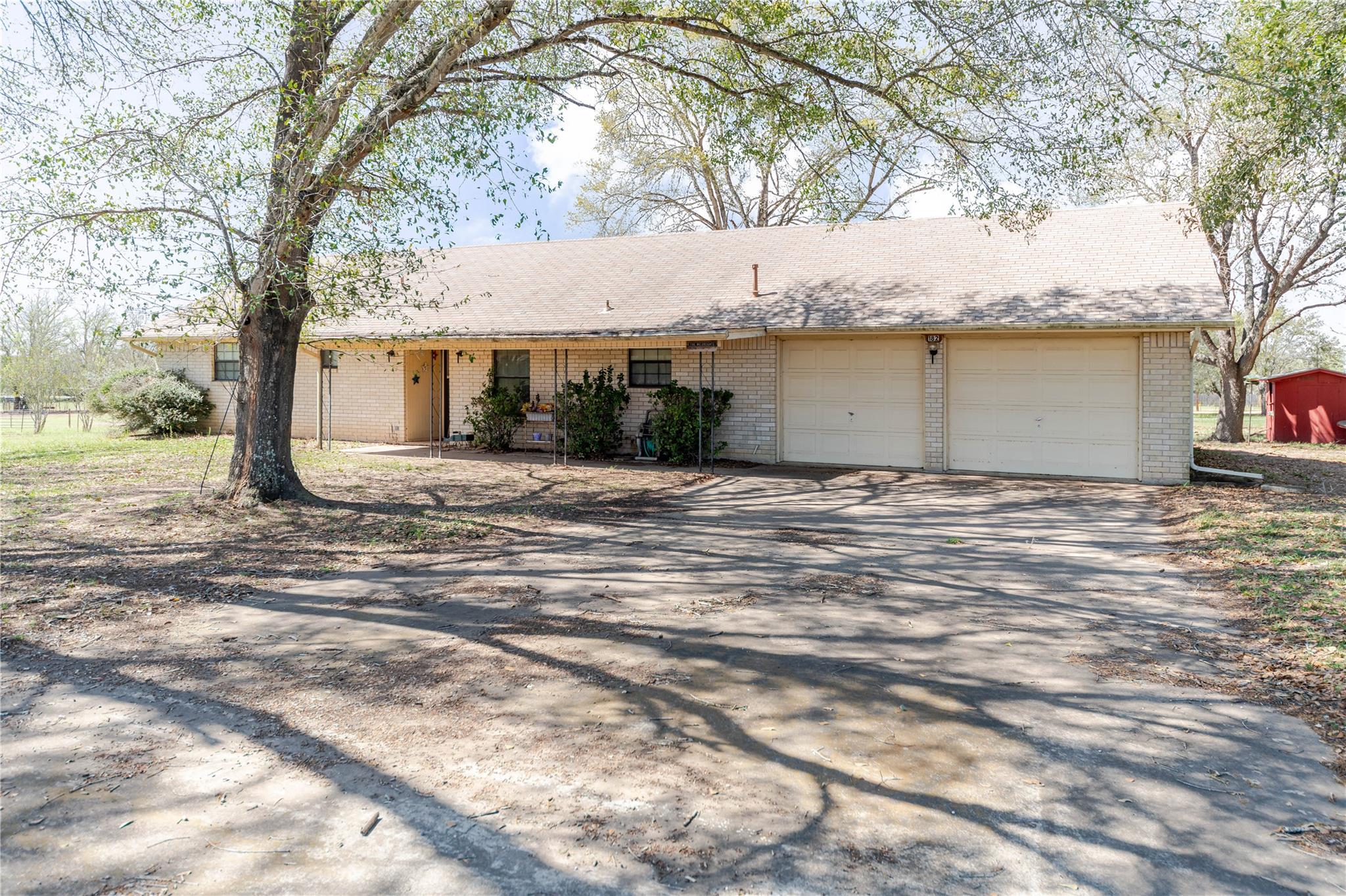 182 Norma Jean Blvd, Smithville, TX 78957
