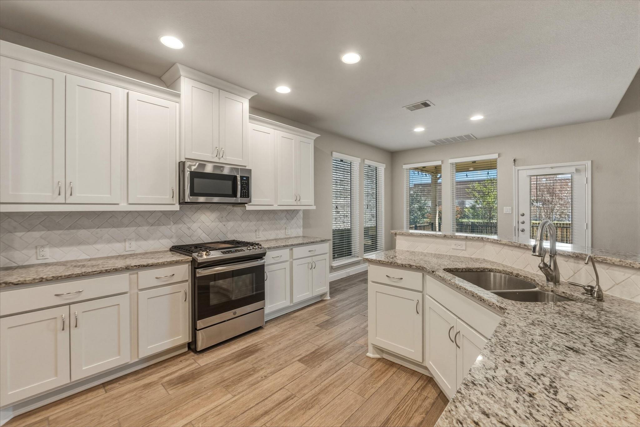 1320 LOW BRANCH Ln, Leander, TX 78641