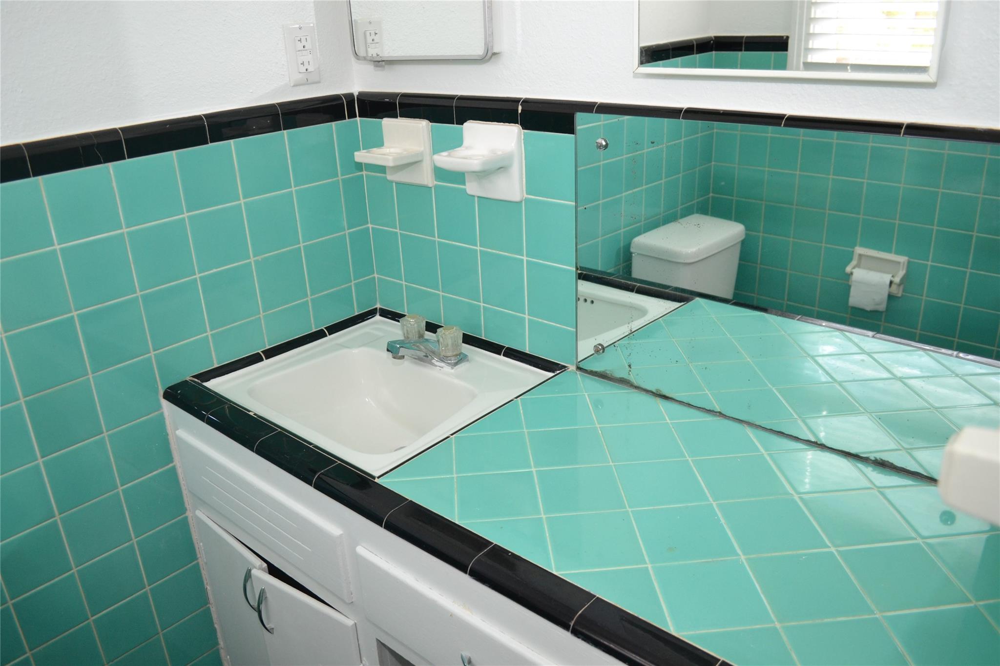 1211 Ridgemont Dr, Austin, TX 78723