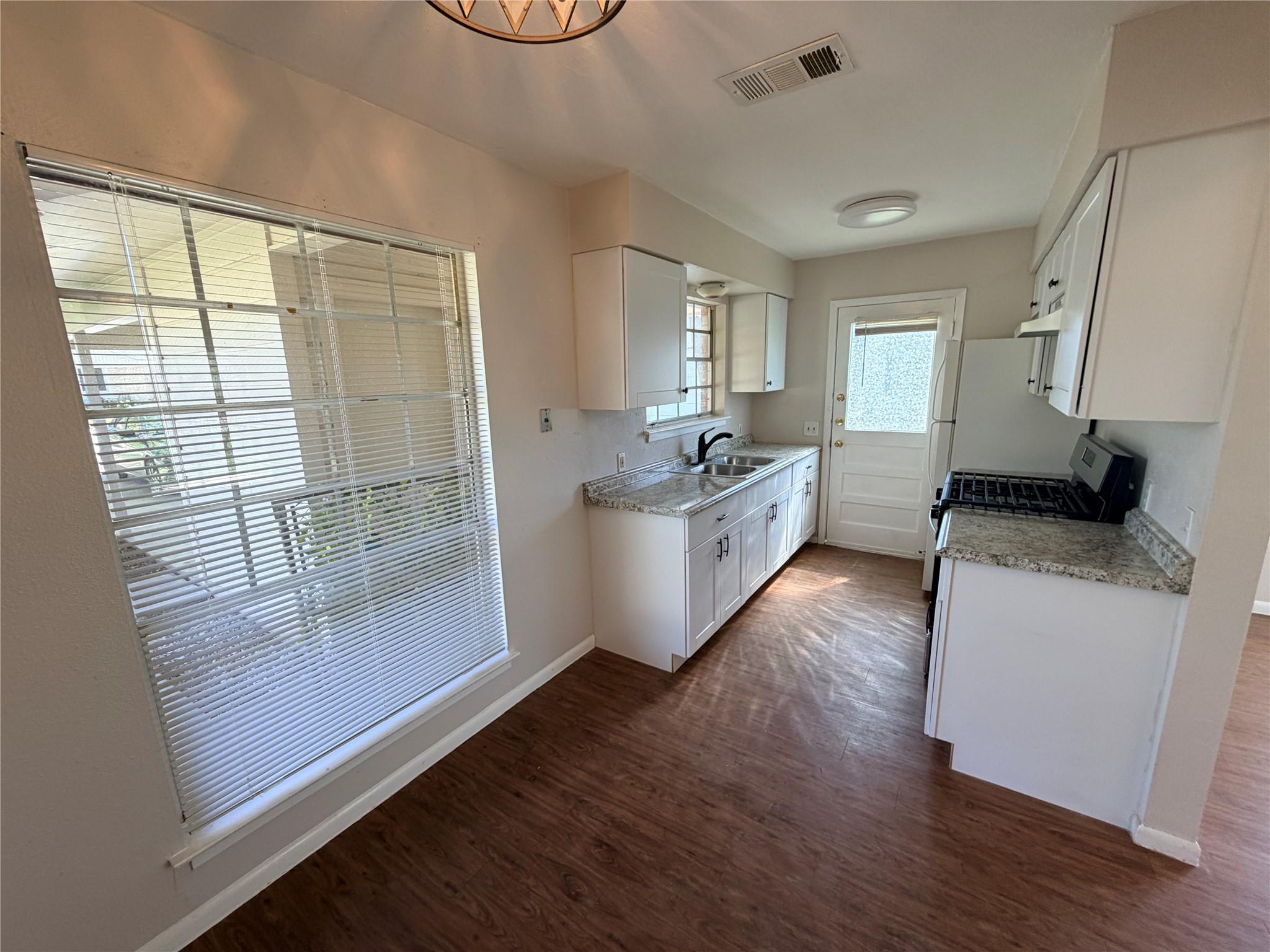 8520 Woodstone Dr, Austin, TX 78757