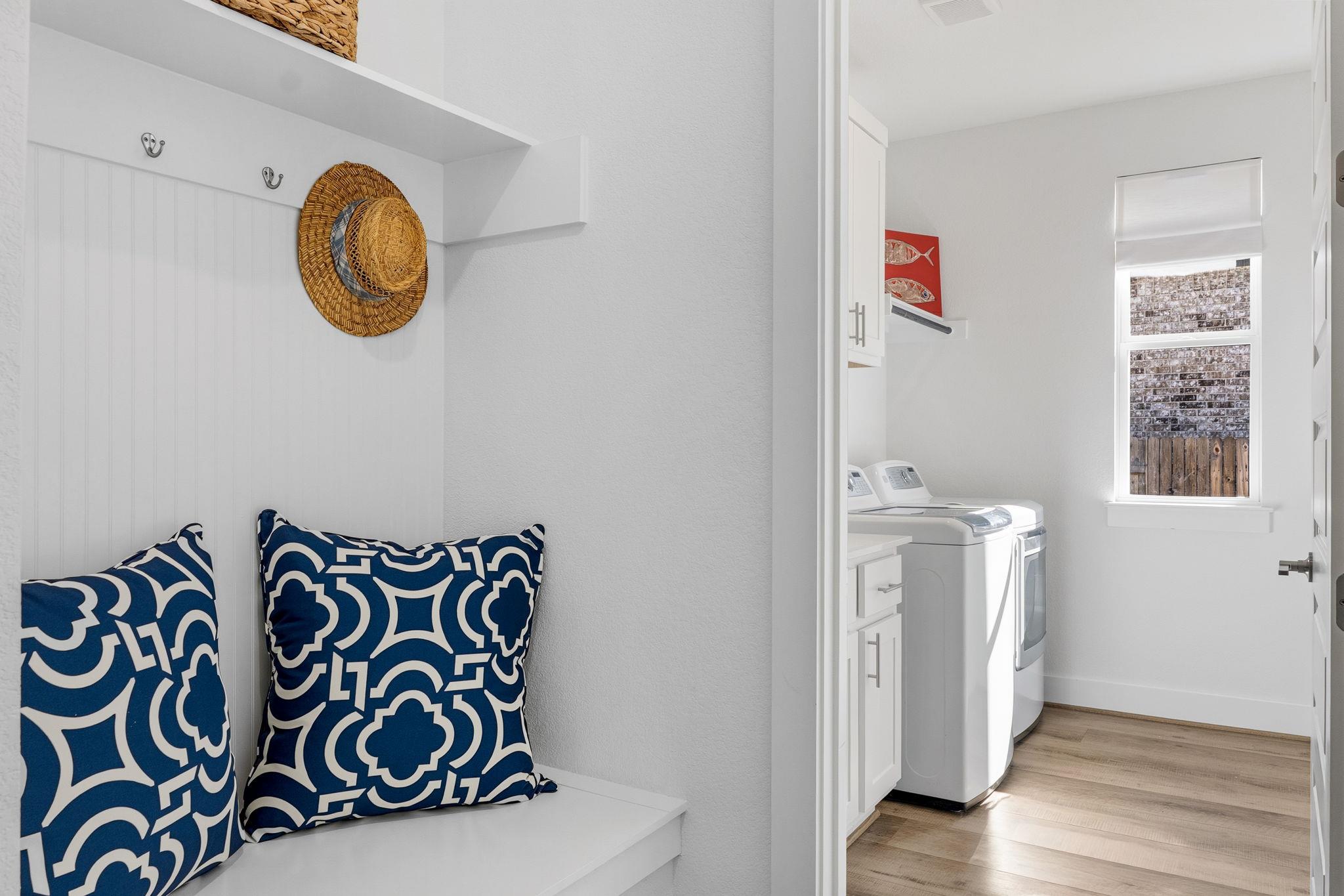 306 Bridge Water Loop, Dripping Springs, TX 78620