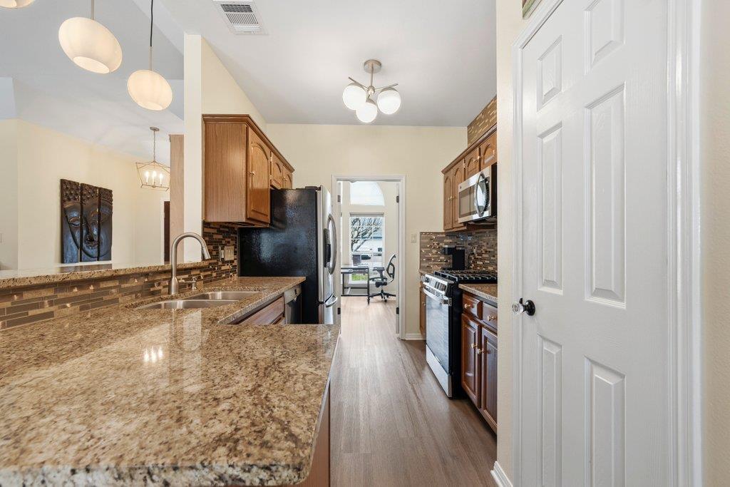 2008 Lancaster St, San Marcos, TX 78666