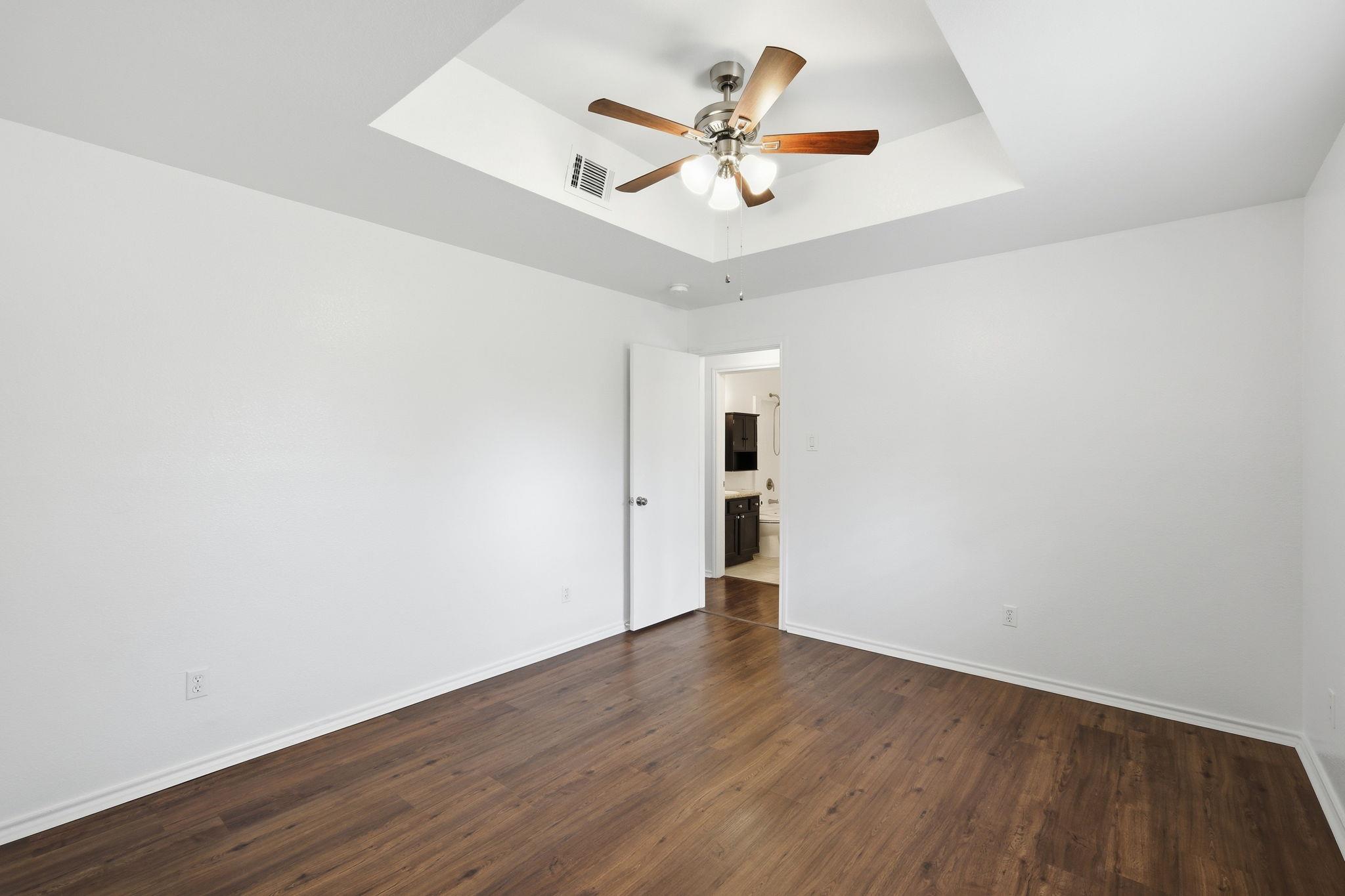 508 Bentwood Dr, Leander, TX 78641