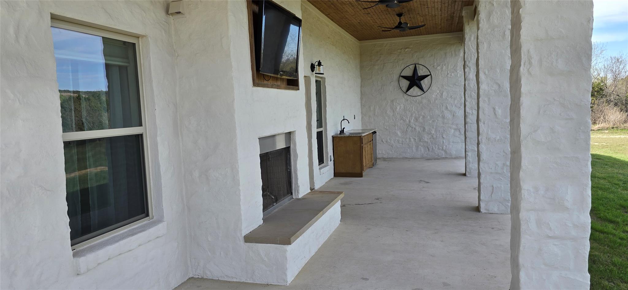 125 Westcreek Dr, Bertram, TX 78605