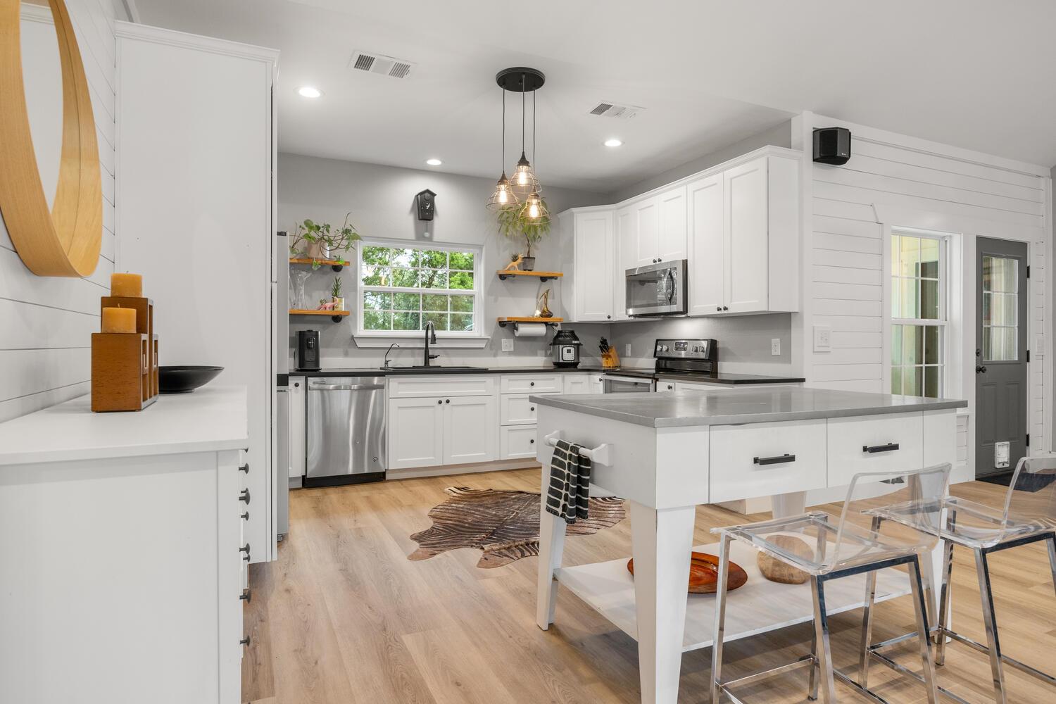 8 Butterfly St, Wimberley, TX 78676