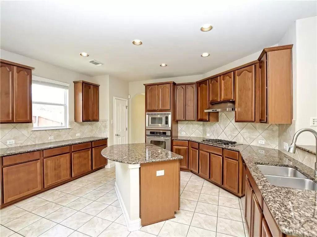 7005 Via Correto Dr, Austin, TX 78749