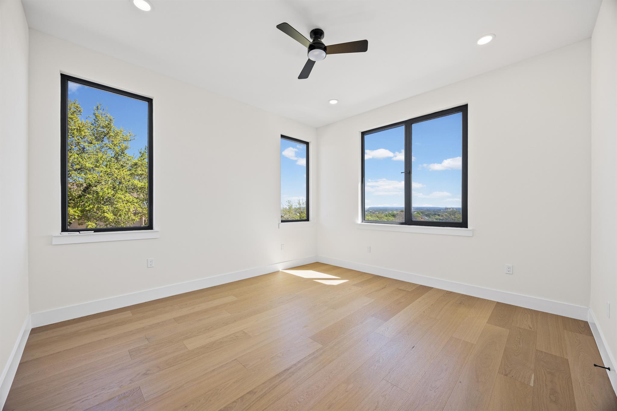 1020 Mountain Leather Dr, Horseshoe Bay, TX 78657